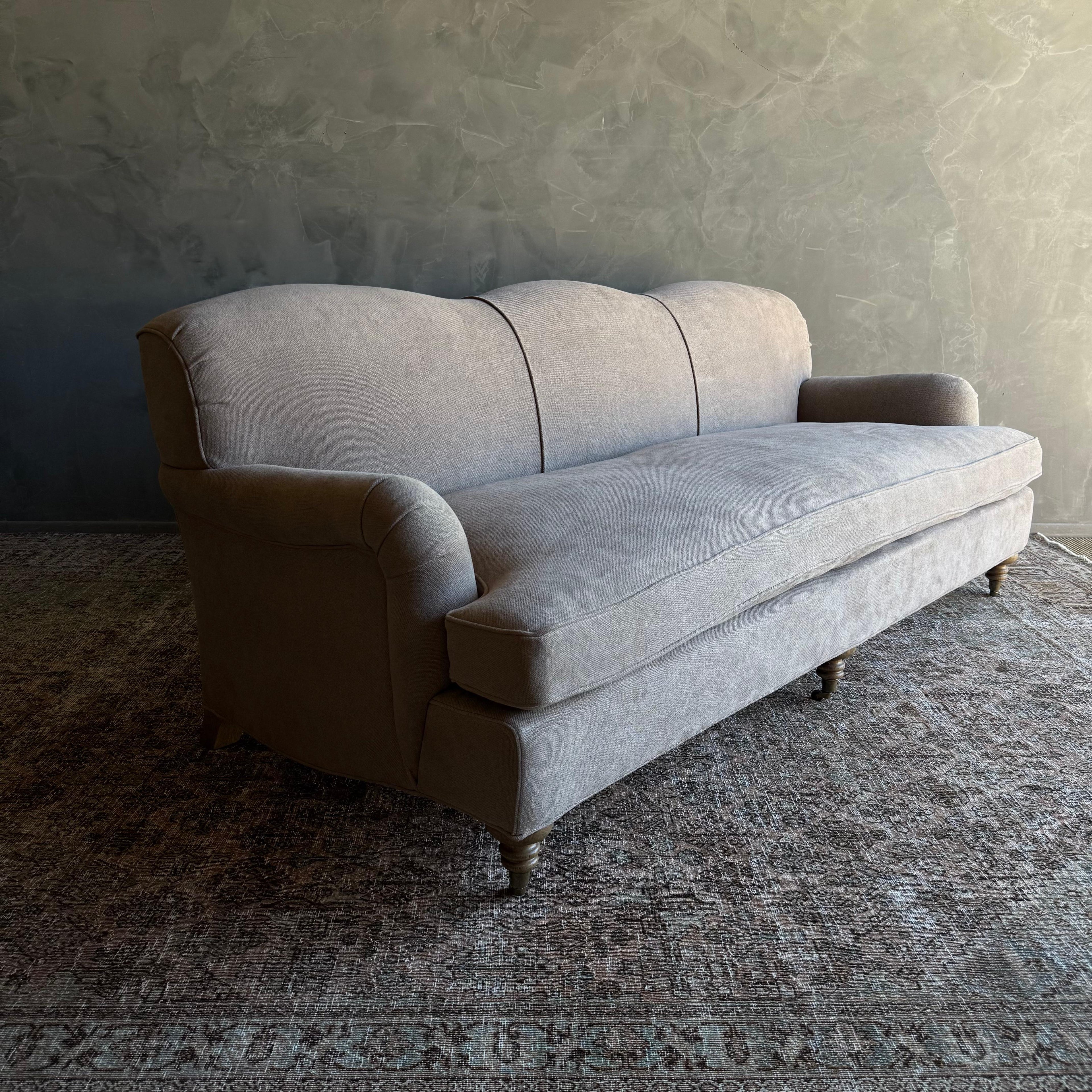 https://a.1stdibscdn.com/modern-english-sofa-in-100-hemp-ecorce-with-down-cushion-for-sale-picture-9/f_18223/f_478268721764805028343/IMG_2038_2_master.jpg
