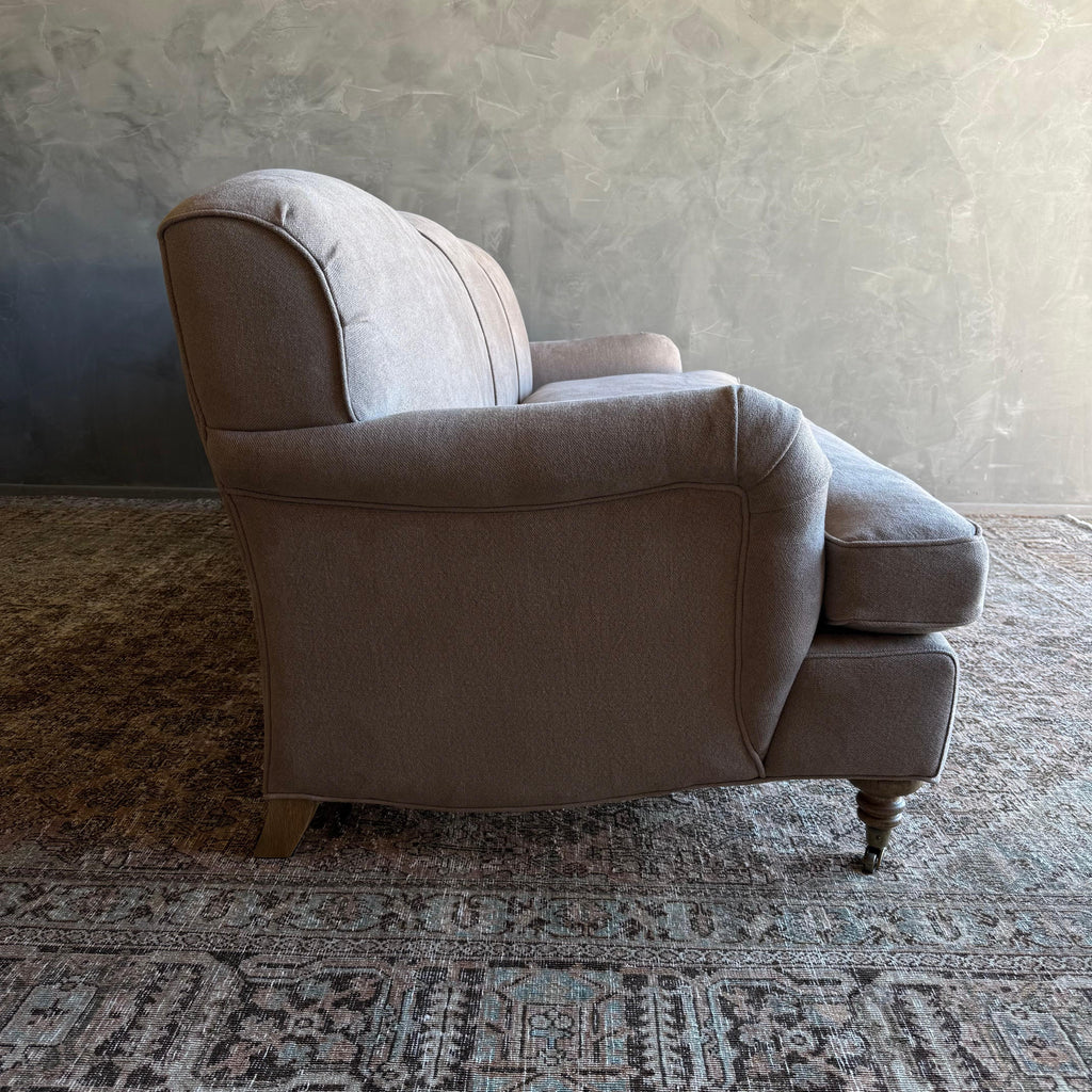 https://a.1stdibscdn.com/modern-english-sofa-in-100-hemp-ecorce-with-down-cushion-for-sale-picture-10/f_18223/f_478268721764805028188/IMG_2041_2_master.jpg