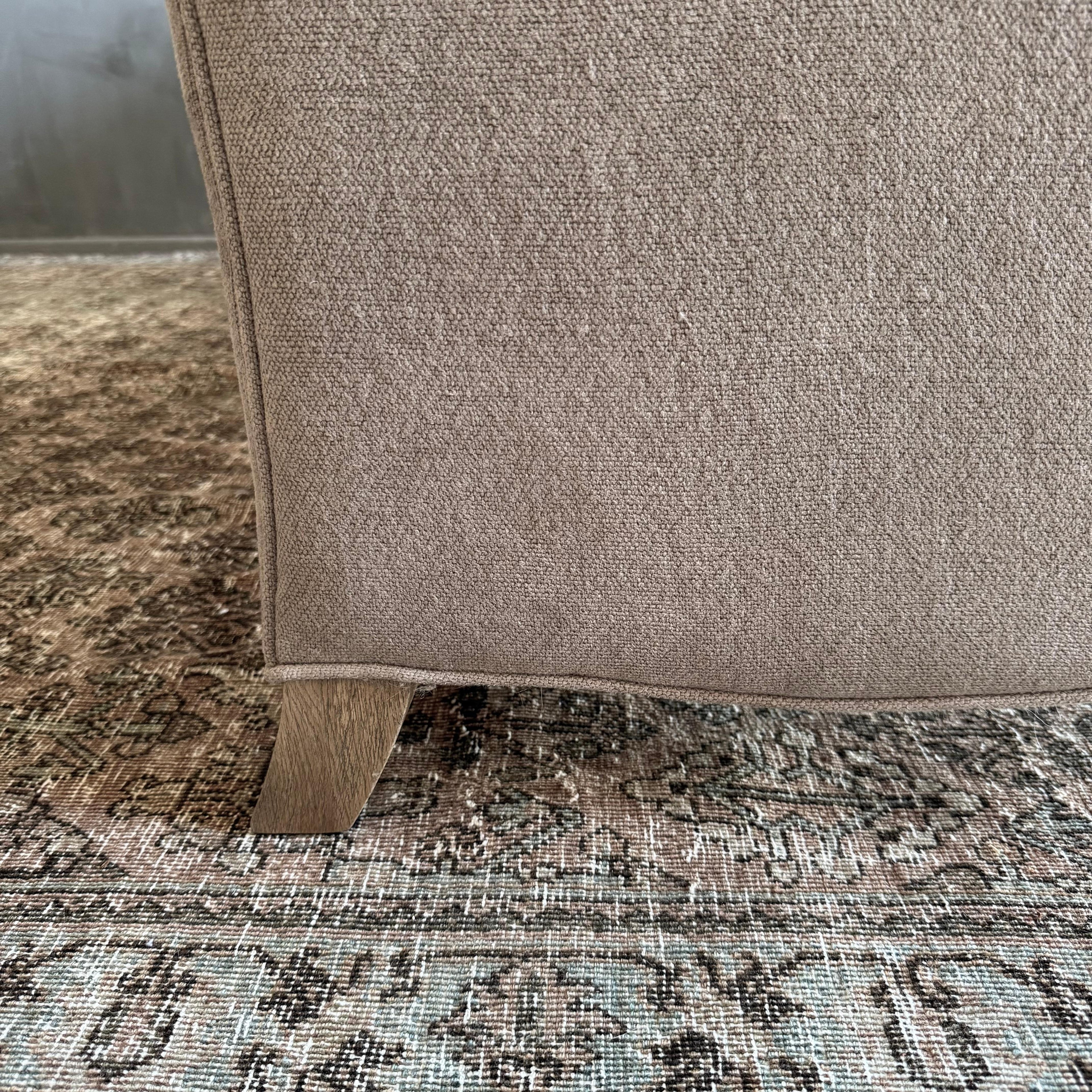 https://a.1stdibscdn.com/modern-english-sofa-in-100-hemp-ecorce-with-down-cushion-for-sale-picture-12/f_18223/f_478268721764805014987/IMG_2043_2_master.jpg
