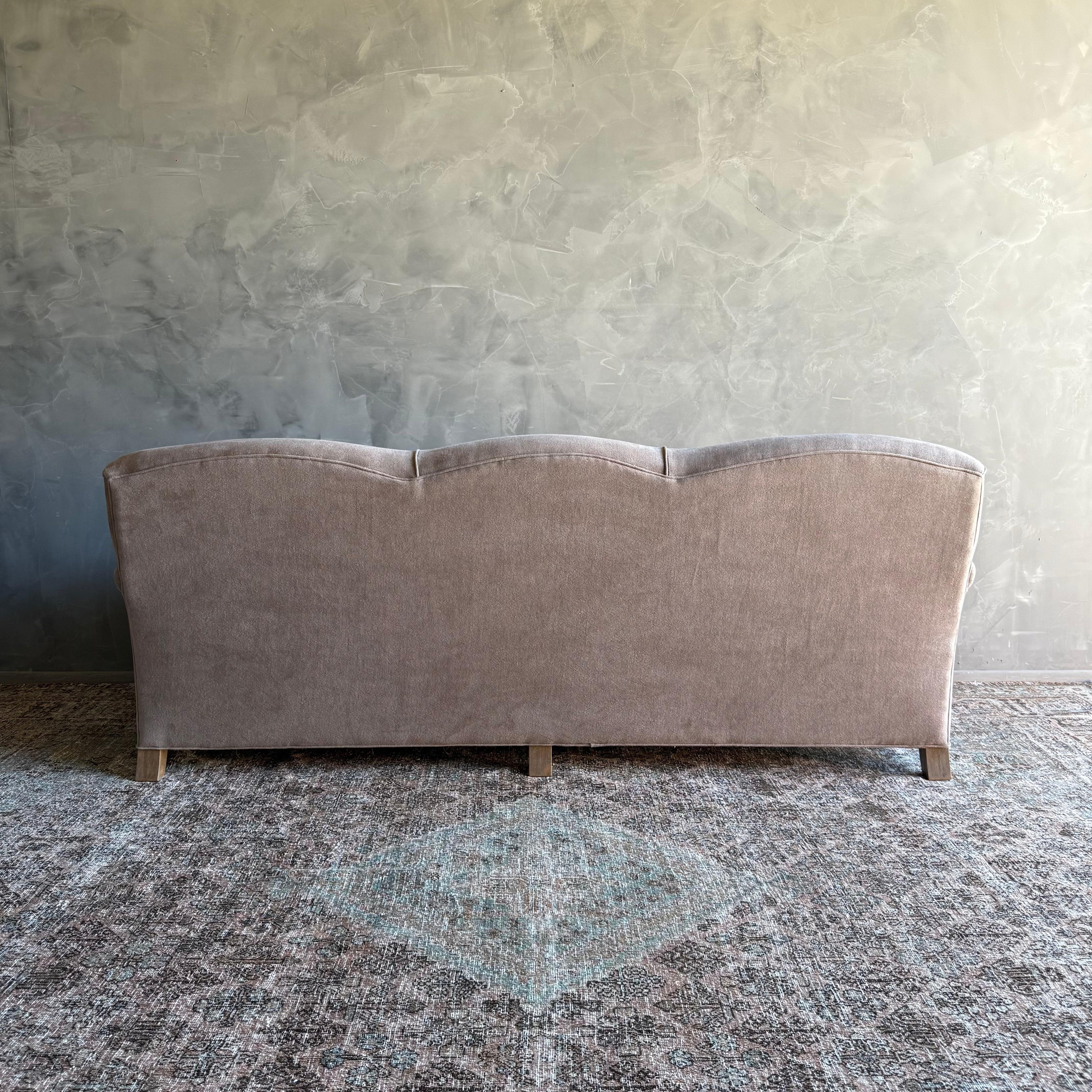 https://a.1stdibscdn.com/modern-english-sofa-in-100-hemp-ecorce-with-down-cushion-for-sale-picture-15/f_18223/f_478268721764805028409/IMG_2046_2_master.jpg