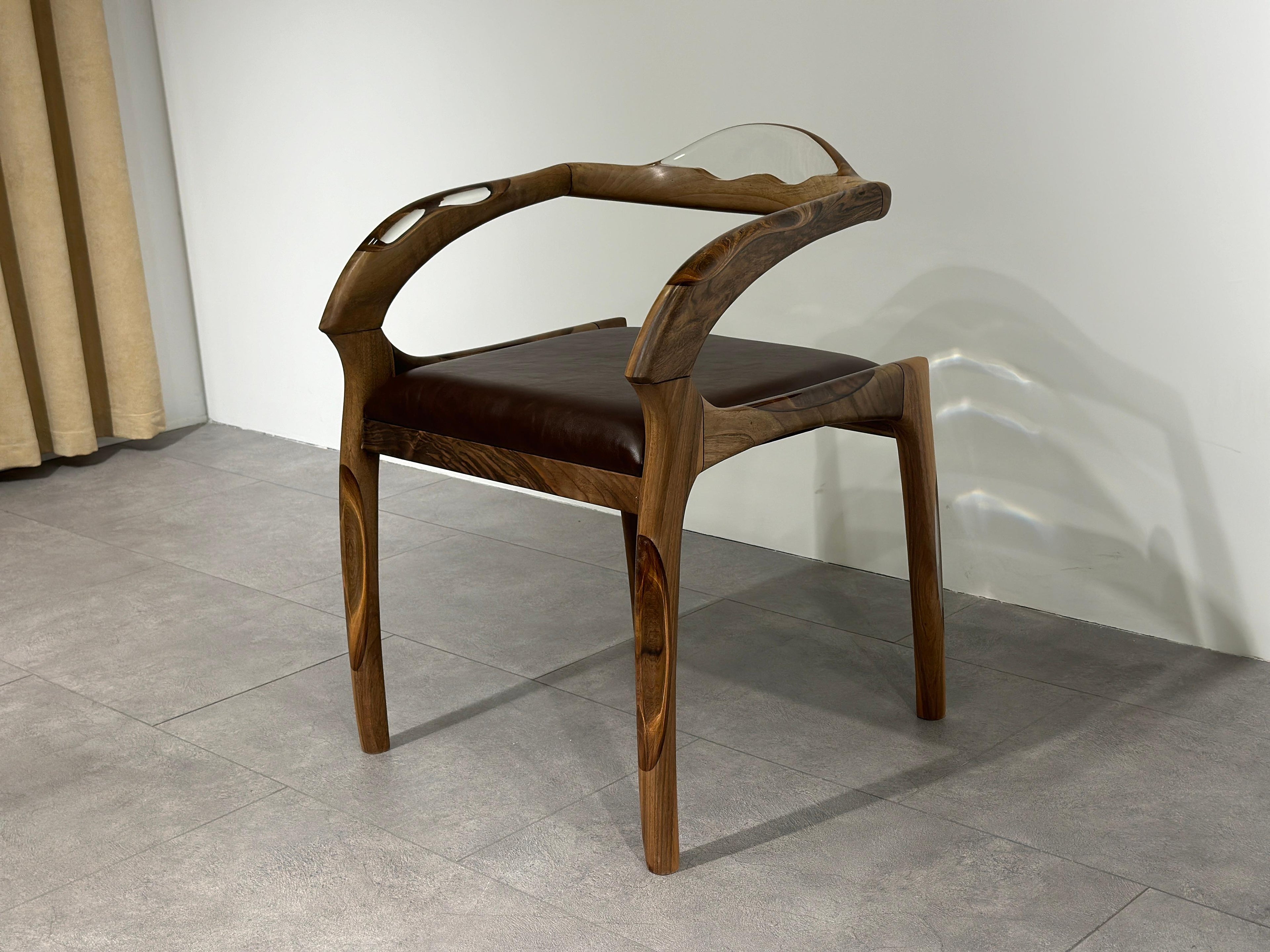 https://a.1stdibscdn.com/clear-epoxy-walnut-chair-for-sale-picture-6/f_91932/f_383529521707567964631/IMG_2088_master.JPG