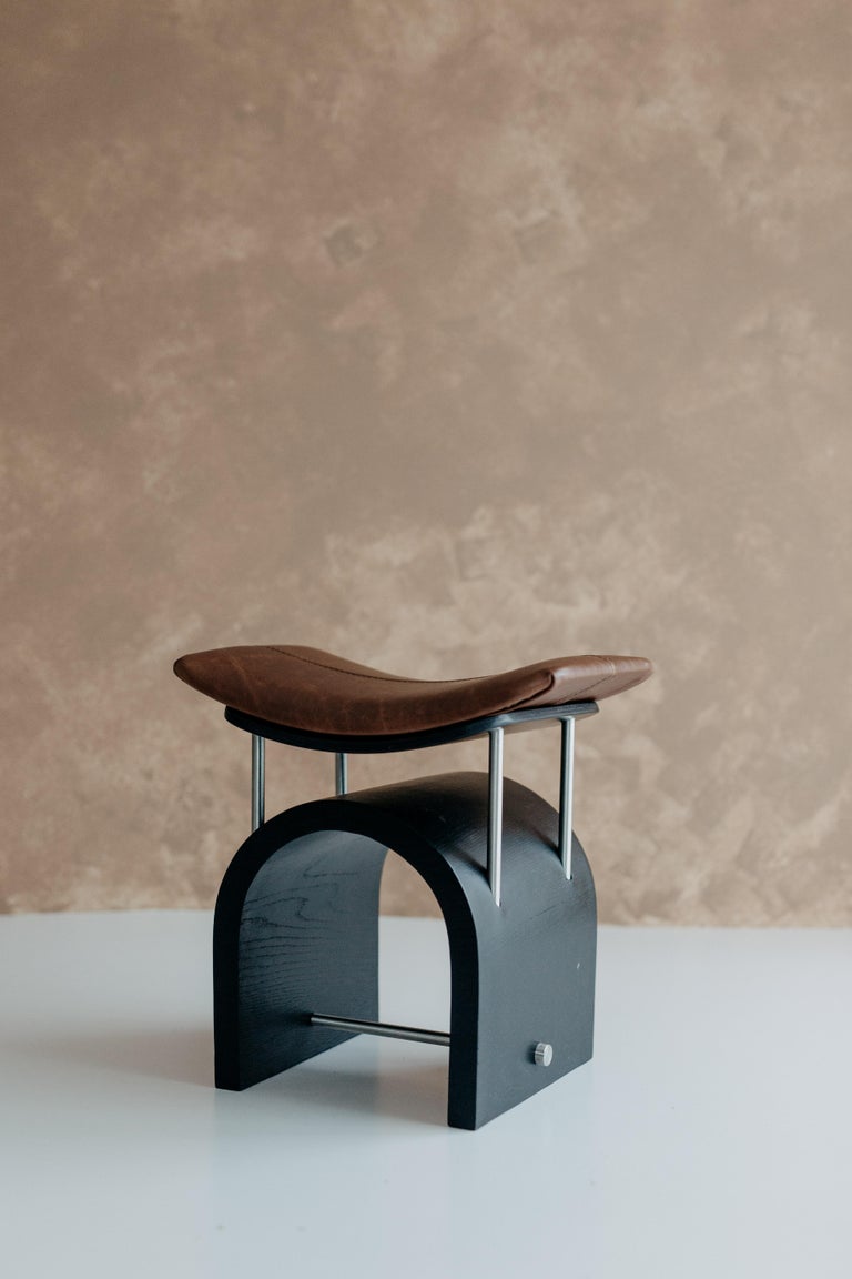 https://a.1stdibscdn.com/antique-leather-wing-stool-by-studio-laf-for-sale-picture-5/f_12192/f_331563421678124496073/IMG_2115_master.jpg?width=768