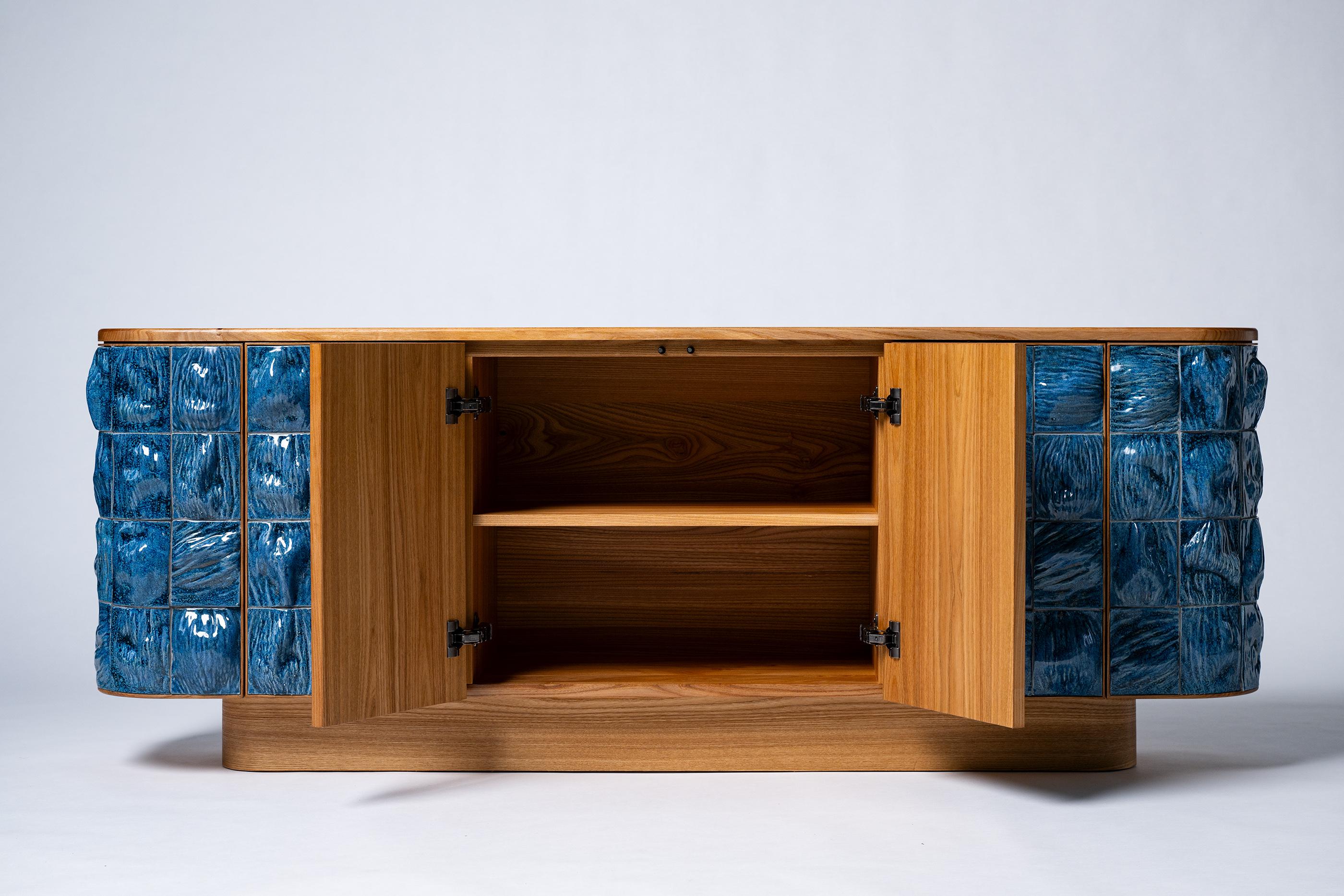 https://a.1stdibscdn.com/21st-century-round-surfaced-cabinet-moss-by-rem-atelier-netherlands-for-sale-picture-4/f_65832/f_405549021720535493292/IMG_2215_master.JPG