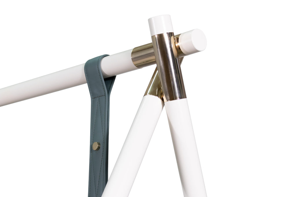 https://a.1stdibscdn.com/outdoor-swing-with-stainless-steel-frame-and-printed-textile-for-sale-picture-5/f_56702/f_487924521770977495027/IMG_2229_Edit_master.jpg