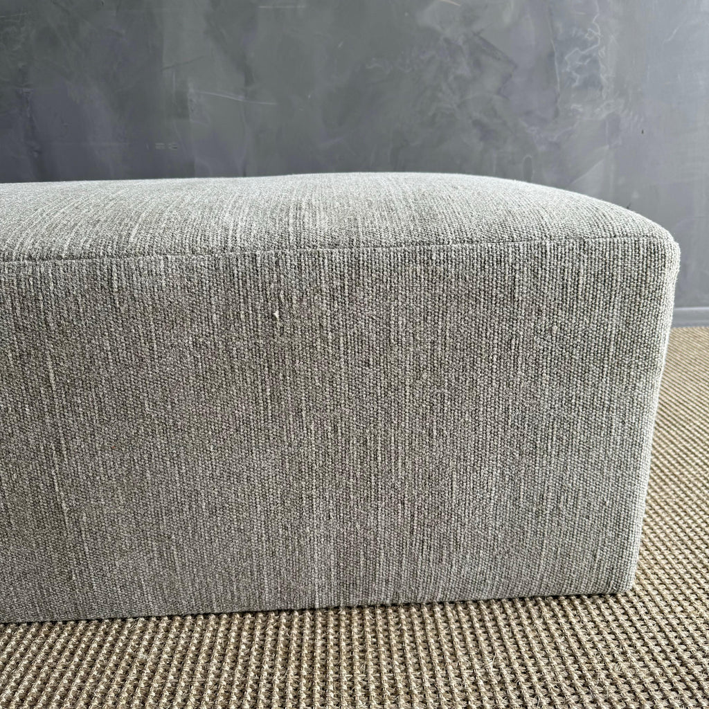 https://a.1stdibscdn.com/custom-linen-ottoman-with-waterfall-table-for-sale-picture-5/f_18223/f_424435021732400435379/IMG_2297_master.jpg