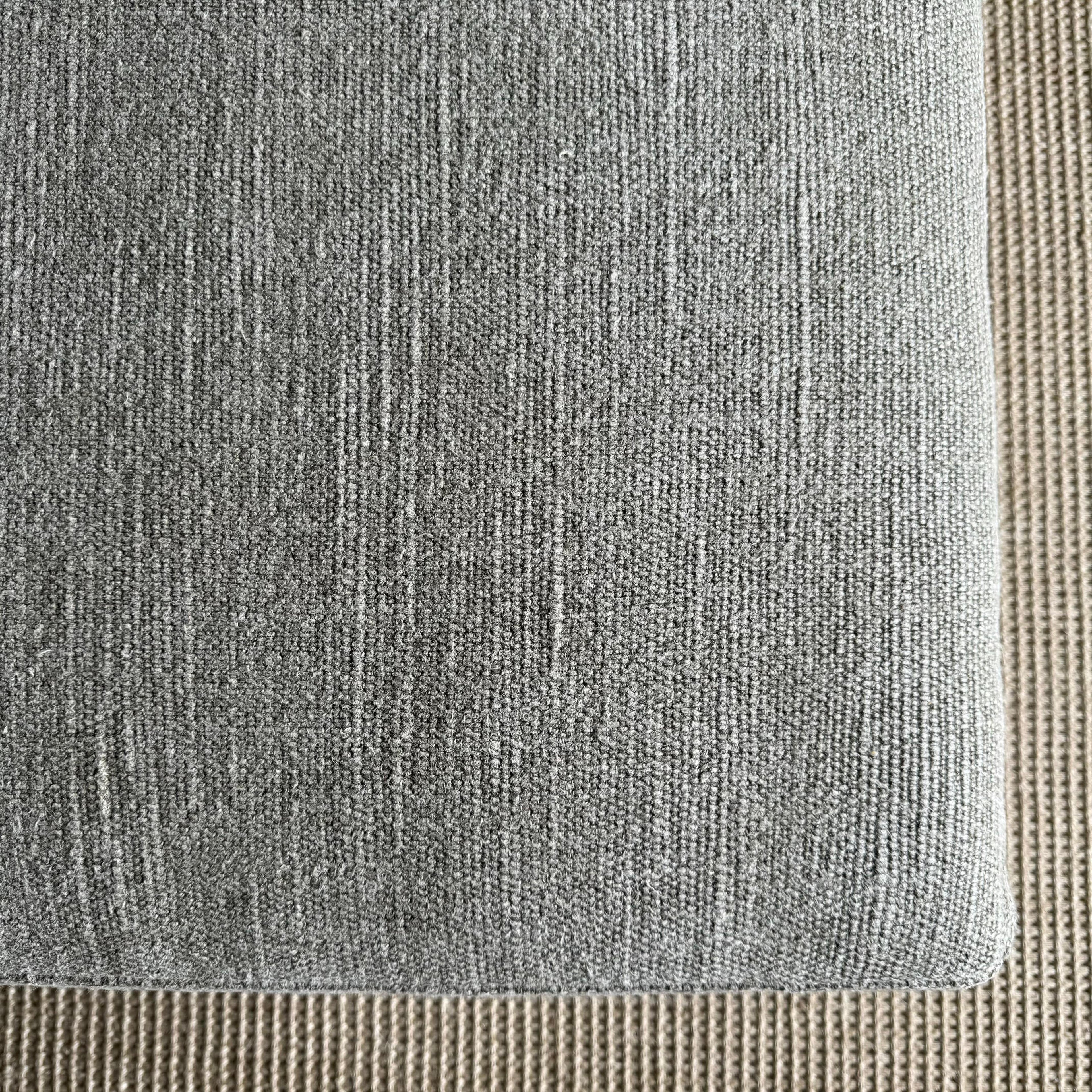 https://a.1stdibscdn.com/custom-linen-ottoman-with-waterfall-table-for-sale-picture-6/f_18223/f_424435021732400435730/IMG_2298_master.jpg