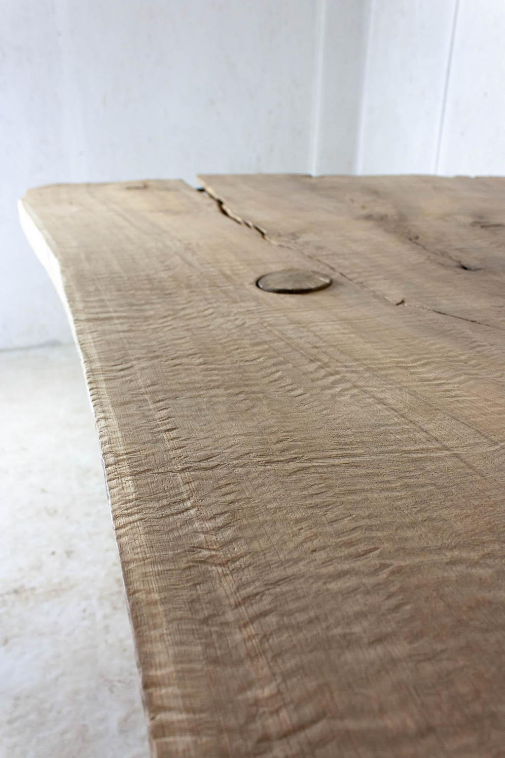 https://a.1stdibscdn.com/sculpted-massive-dining-table-v4-in-solid-oakwood-custom-size-for-sale-picture-7/f_31233/f_234073721618583124825/IMG_2317_master.jpg