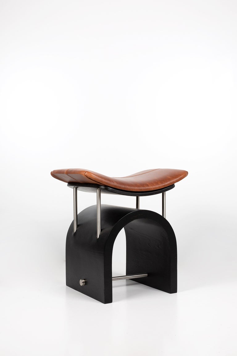 https://a.1stdibscdn.com/antique-leather-wing-stool-by-studio-laf-for-sale-picture-2/f_12192/f_331563421678124493378/IMG_2361_master.jpg?width=768