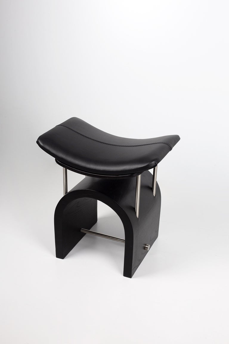https://a.1stdibscdn.com/antique-leather-wing-stool-by-studio-laf-for-sale-picture-14/f_12192/f_331563421678124504489/IMG_2377_master.jpg?width=768