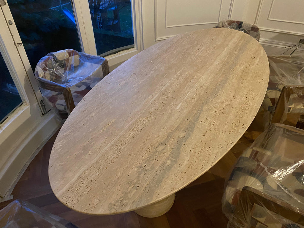 https://a.1stdibscdn.com/bespoke-italian-travertine-oval-dining-table-for-sale-picture-12/f_47872/f_452299121748527629033/IMG_2382_master.jpeg