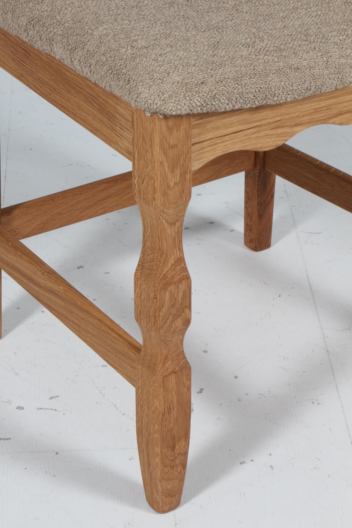https://a.1stdibscdn.com/dining-chairs-by-henning-kjaernulf-model-razorblade-denmark-oak-for-sale-picture-4/f_42391/f_433236421737803092031/IMG_2396_master.jpg
