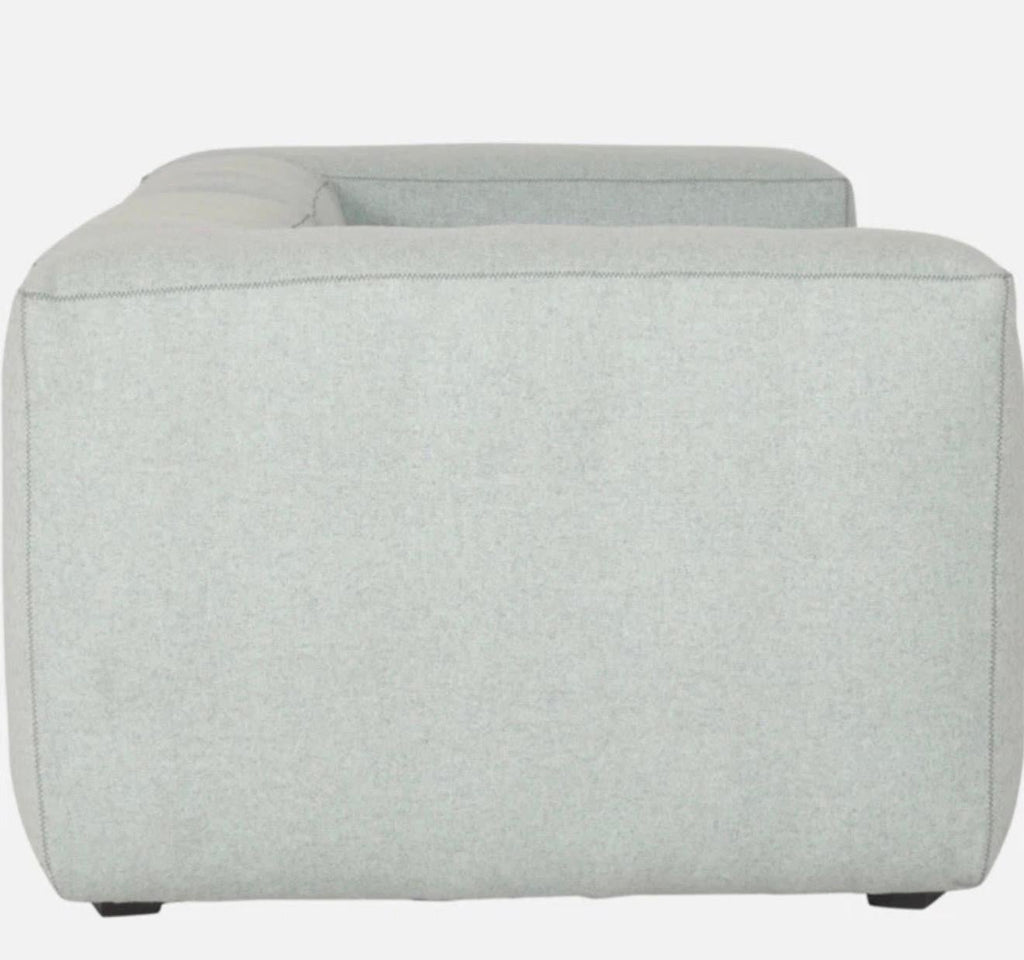 https://a.1stdibscdn.com/hay-mags-25-seater-a-herman-miller-brand-green-green-for-sale-picture-2/f_103602/f_473454421762120037700/IMG_2462_2_master.jpg