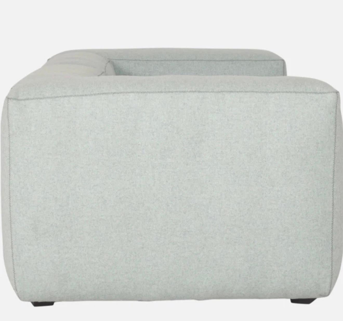 https://a.1stdibscdn.com/hay-mags-25-seater-a-herman-miller-brand-green-green-for-sale-picture-2/f_103602/f_473454421762120037700/IMG_2462_2_master.jpg