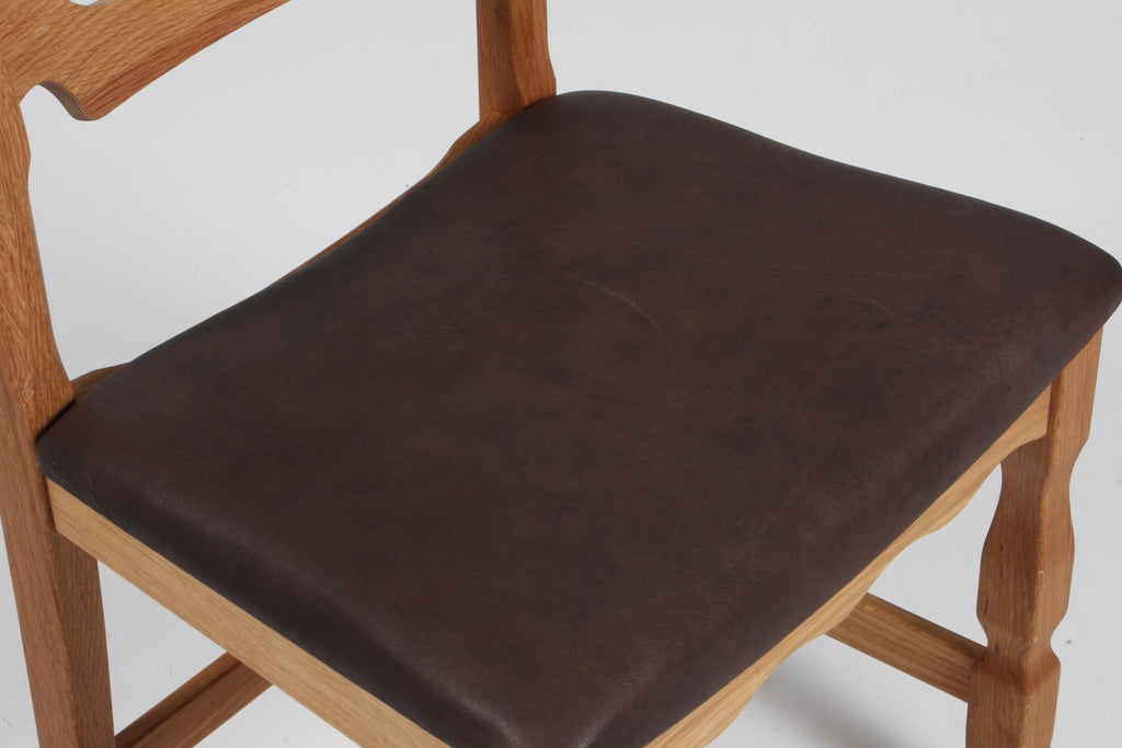 https://a.1stdibscdn.com/dining-chairs-by-henning-kjaernulf-model-razoblade-denmark-oak-for-sale-picture-6/f_42391/f_338323021681632049681/IMG_2466_master.jpg