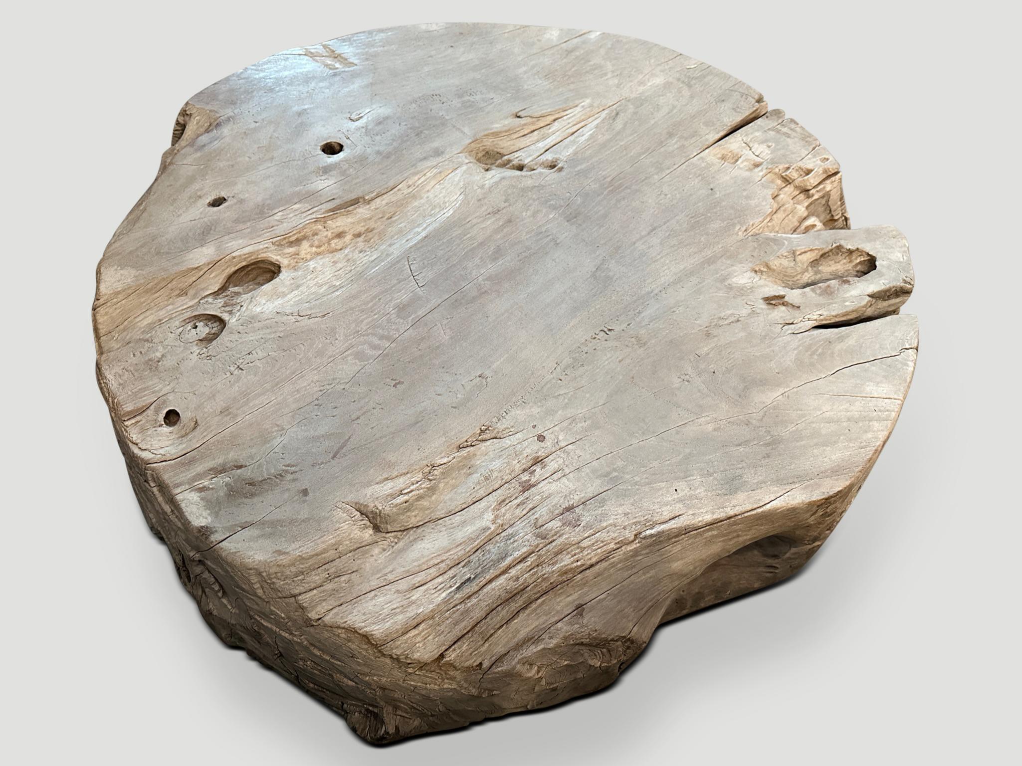 https://a.1stdibscdn.com/andrianna-shamaris-bleached-teak-wood-round-coffee-table-for-sale-picture-3/f_10806/f_350510321688314578602/IMG_2471_master.jpg