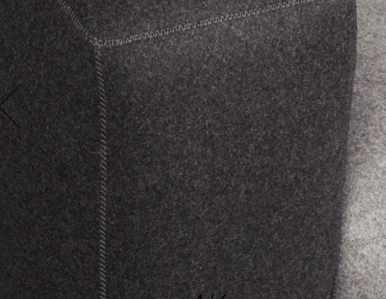 https://a.1stdibscdn.com/hay-mags-25-seater-a-herman-miller-brand-black-gray-for-sale-picture-4/f_103602/f_473457321762122200869/IMG_2472_master.jpg
