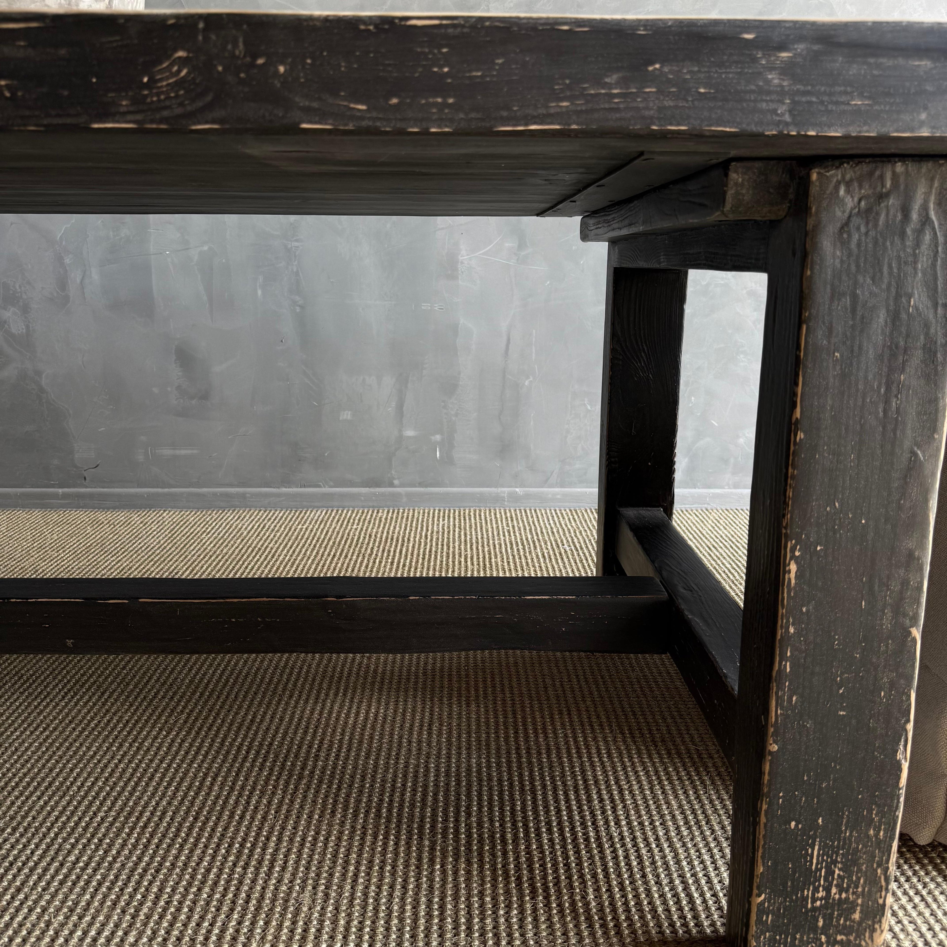 https://a.1stdibscdn.com/reclaimed-elm-wood-dining-table-in-natural-and-black-distress-for-sale-picture-14/f_18223/f_480614221766168607398/IMG_2473_master.jpeg