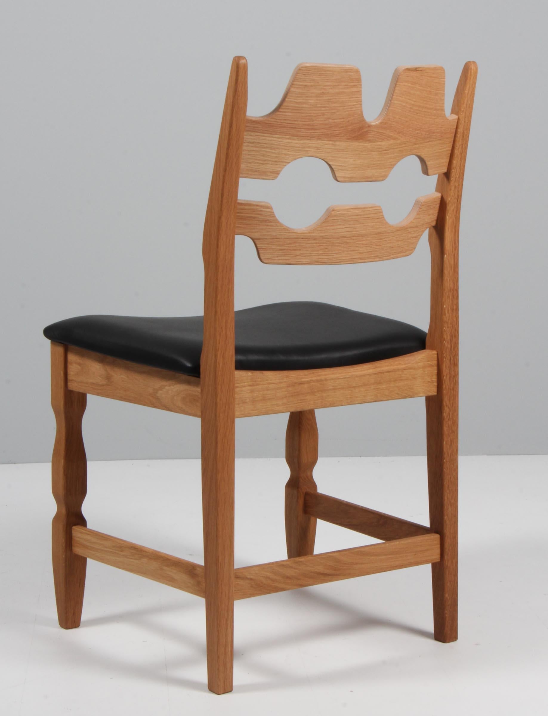 https://a.1stdibscdn.com/dining-chairs-by-henning-kjaernulf-model-razoblade-denmark-oak-for-sale-picture-6/f_42391/f_338324121681632279335/IMG_2484_master.jpg