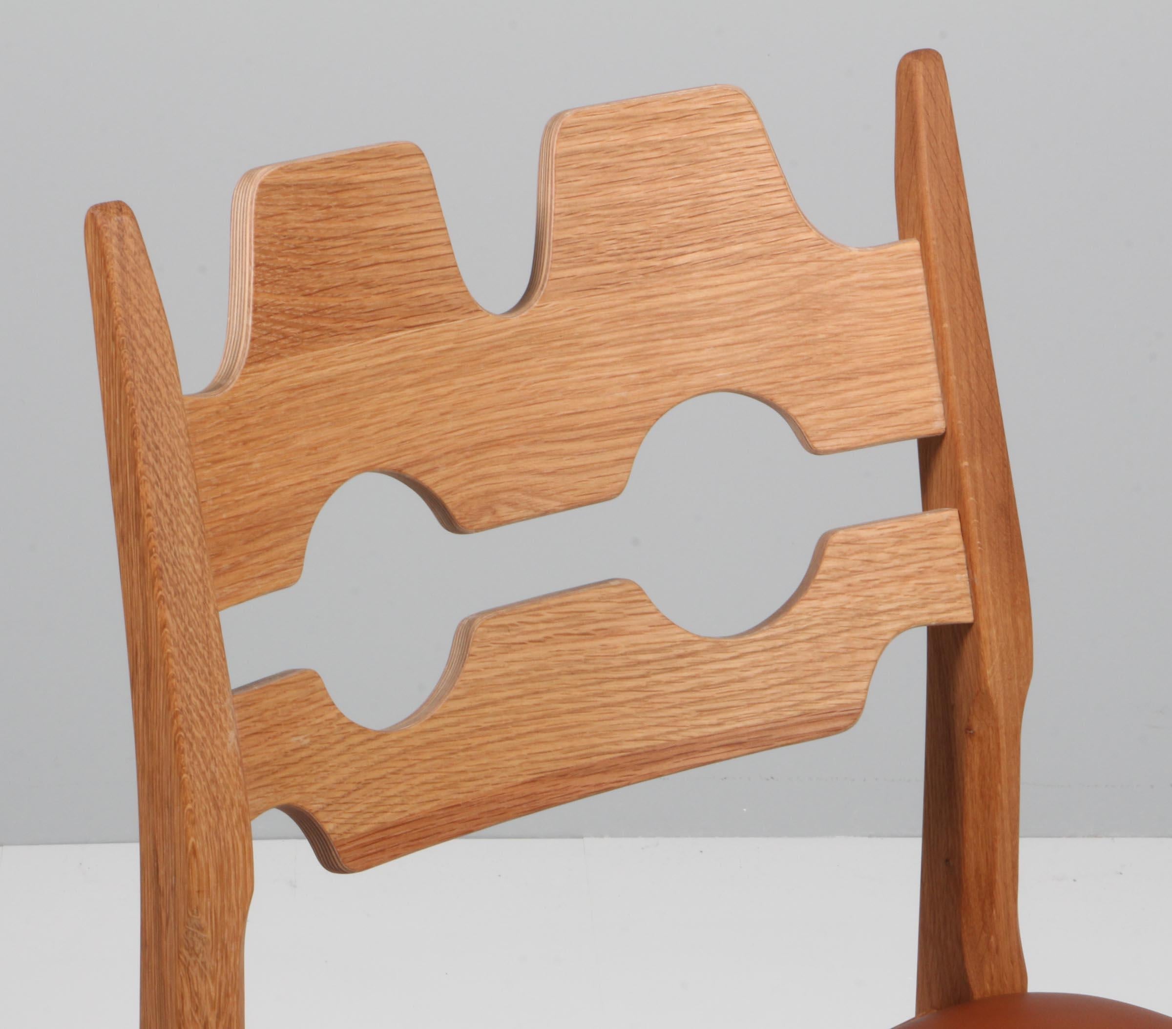 https://a.1stdibscdn.com/dining-chairs-by-henning-kjaernulf-model-razoblade-denmark-oak-for-sale-picture-3/f_42391/f_338324421681632350888/IMG_2490_master.jpg