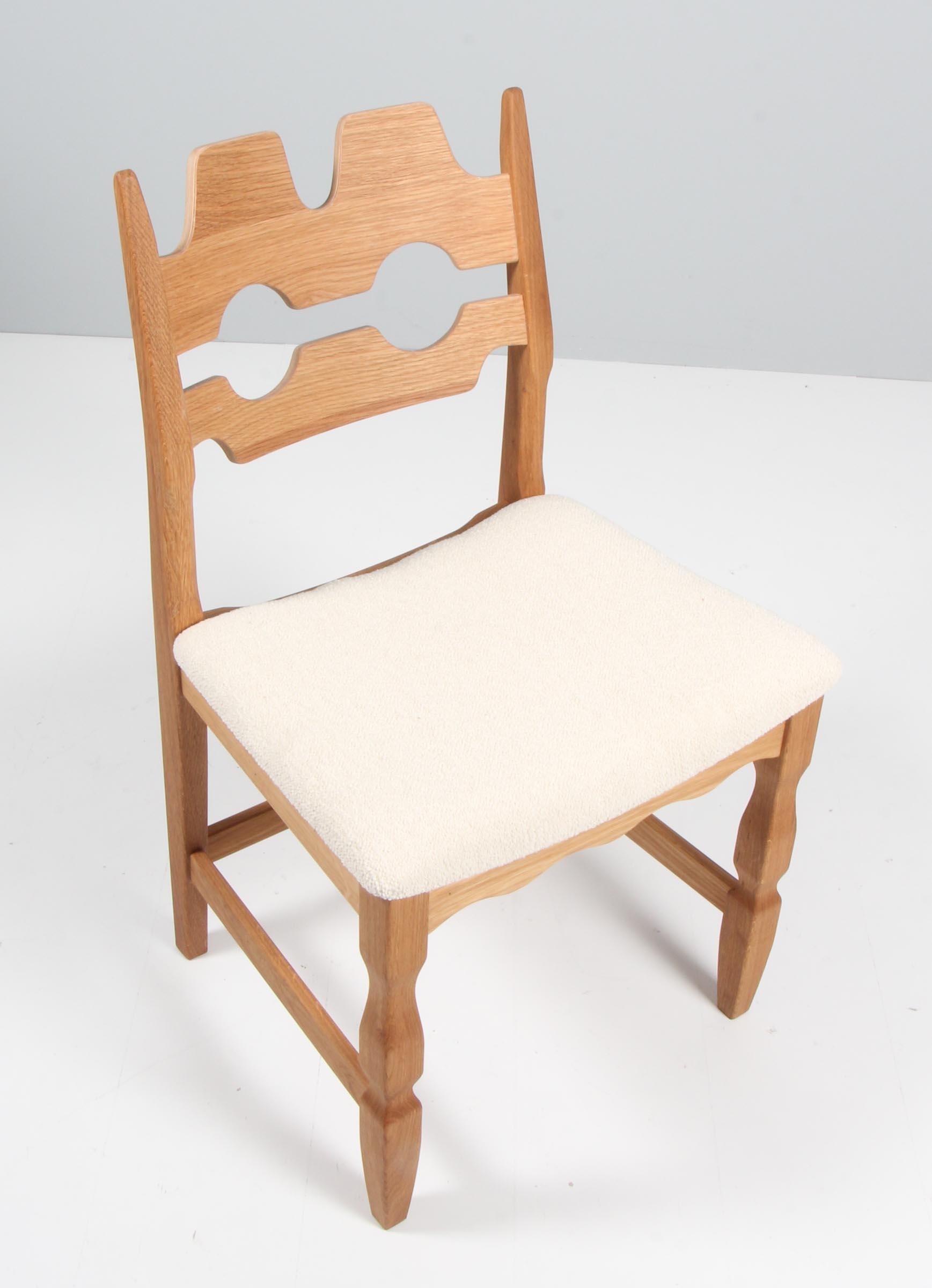 https://a.1stdibscdn.com/dining-chairs-by-henning-kjaernulf-model-razoblade-denmark-oak-for-sale-picture-2/f_42391/f_338324721681632430908/IMG_2497_master.jpg