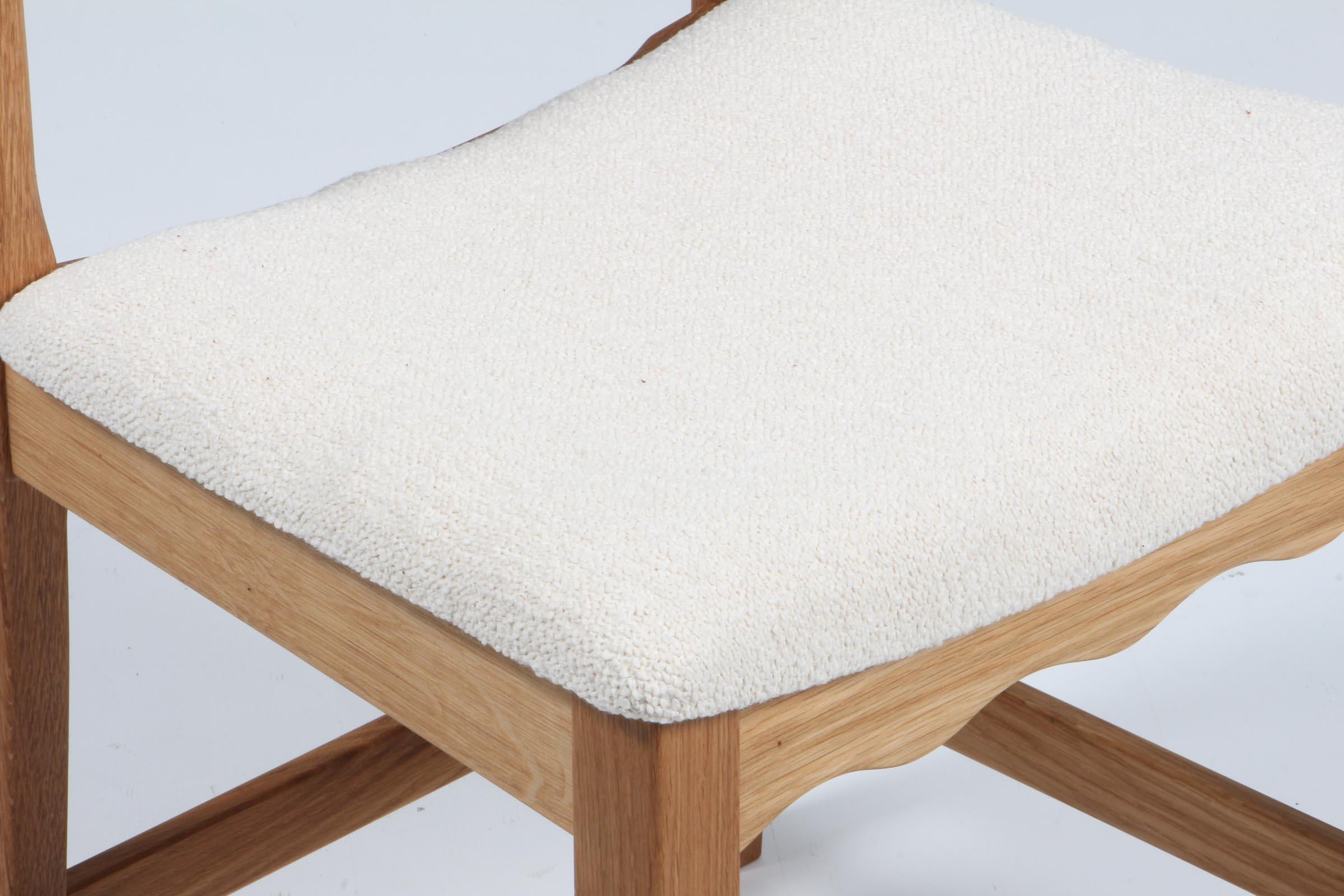 https://a.1stdibscdn.com/dining-chairs-by-henning-kjaernulf-model-razoblade-denmark-oak-for-sale-picture-5/f_42391/f_338324721681632431005/IMG_2500_master.jpg