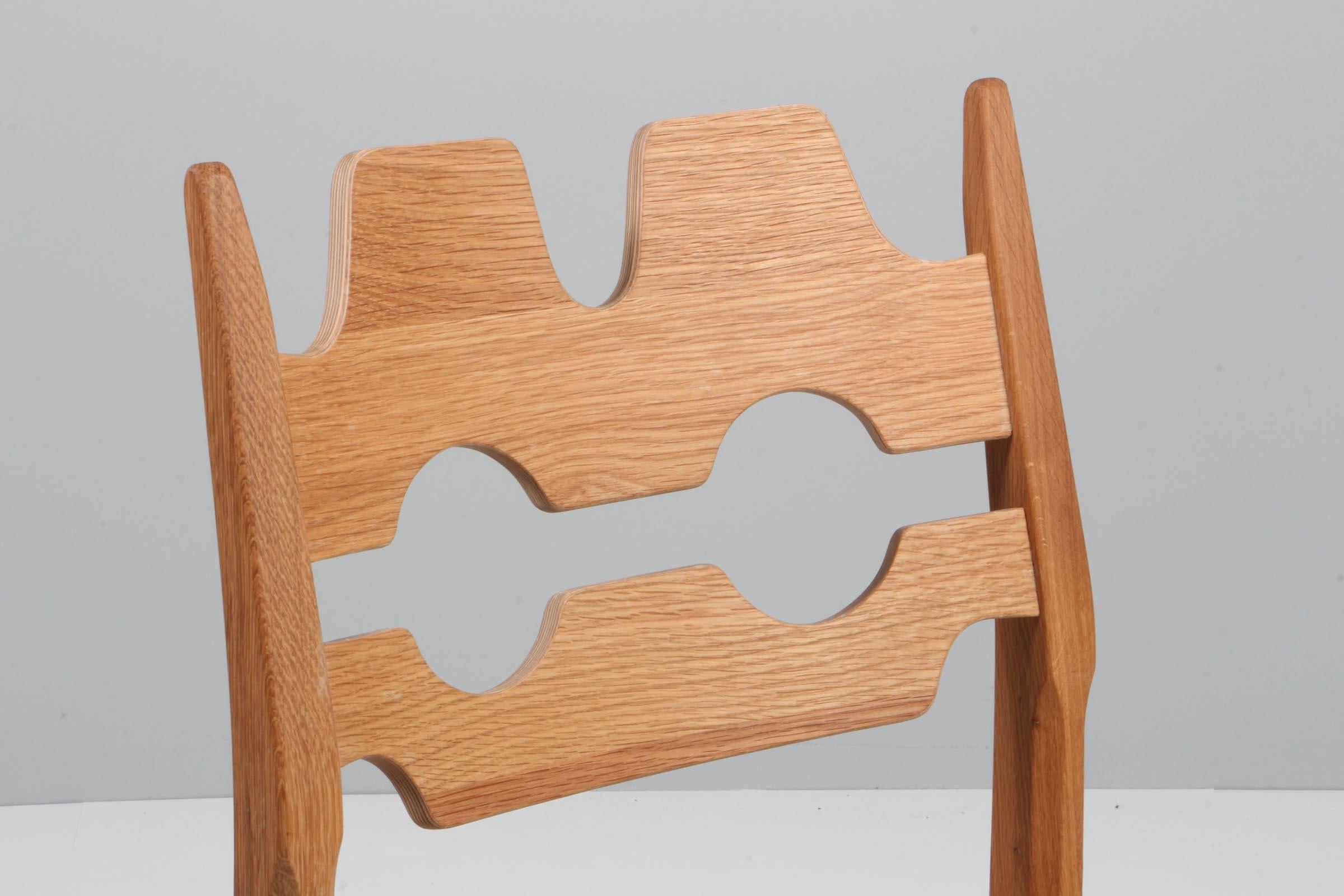 https://a.1stdibscdn.com/dining-chairs-by-henning-kjaernulf-model-razoblade-denmark-oak-for-sale-picture-3/f_42391/f_338324821681632515639/IMG_2506_master.jpg
