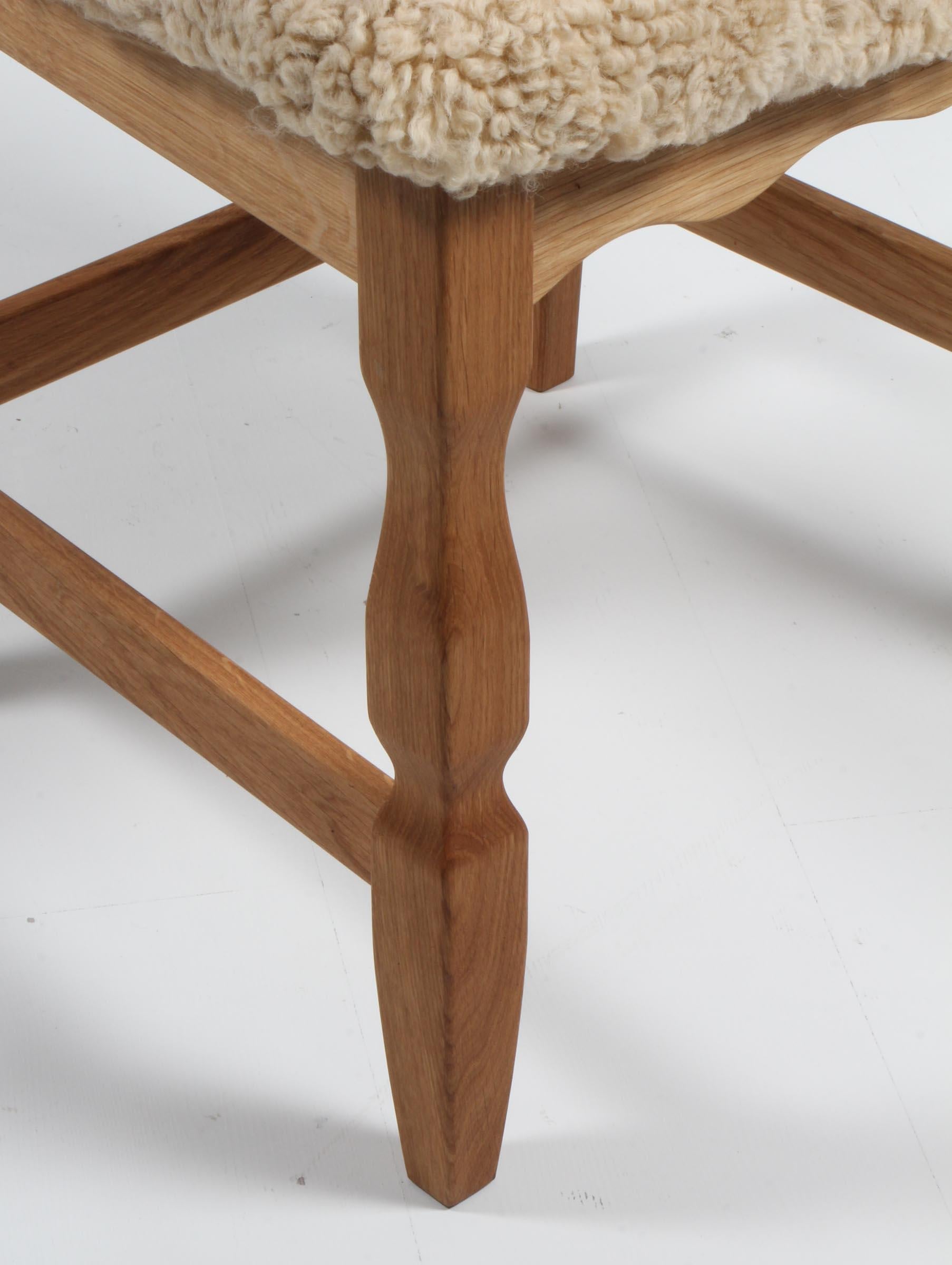 https://a.1stdibscdn.com/dining-chairs-by-henning-kjaernulf-model-razoblade-denmark-oak-for-sale-picture-4/f_42391/f_338324821681632515649/IMG_2507_master.jpg