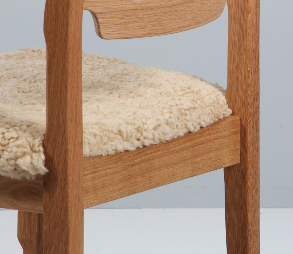 https://a.1stdibscdn.com/dining-chairs-by-henning-kjaernulf-model-razoblade-denmark-oak-for-sale-picture-9/f_42391/f_338324821681632517165/IMG_2512_master.jpg
