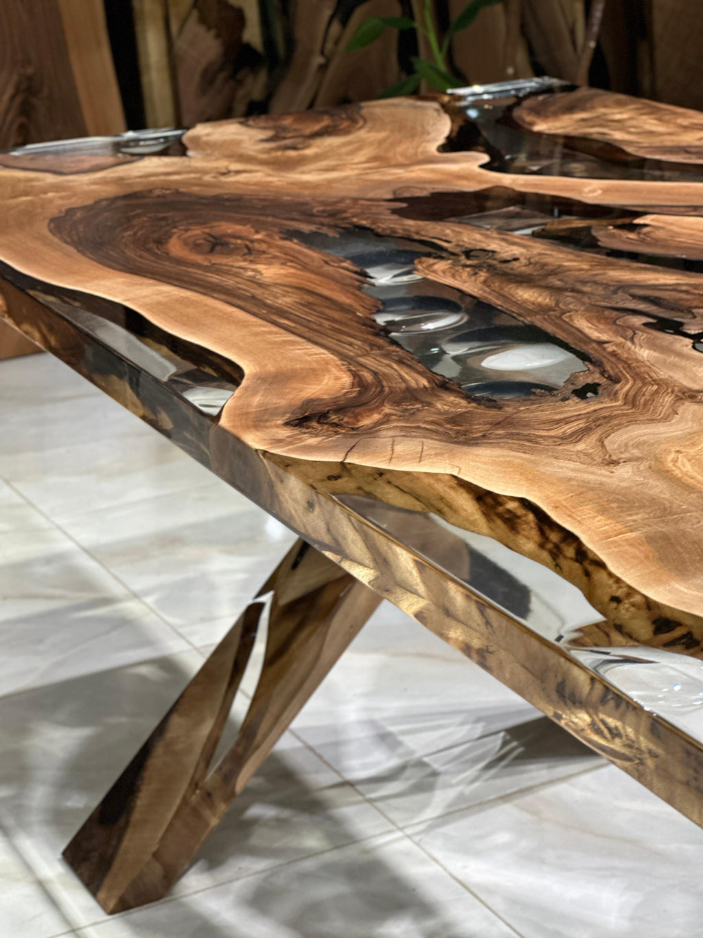 https://a.1stdibscdn.com/waterdrop-ultra-clear-epoxy-resin-walnut-dining-table-for-sale-picture-9/f_91932/f_372331321700827497768/IMG_2558_master.JPG