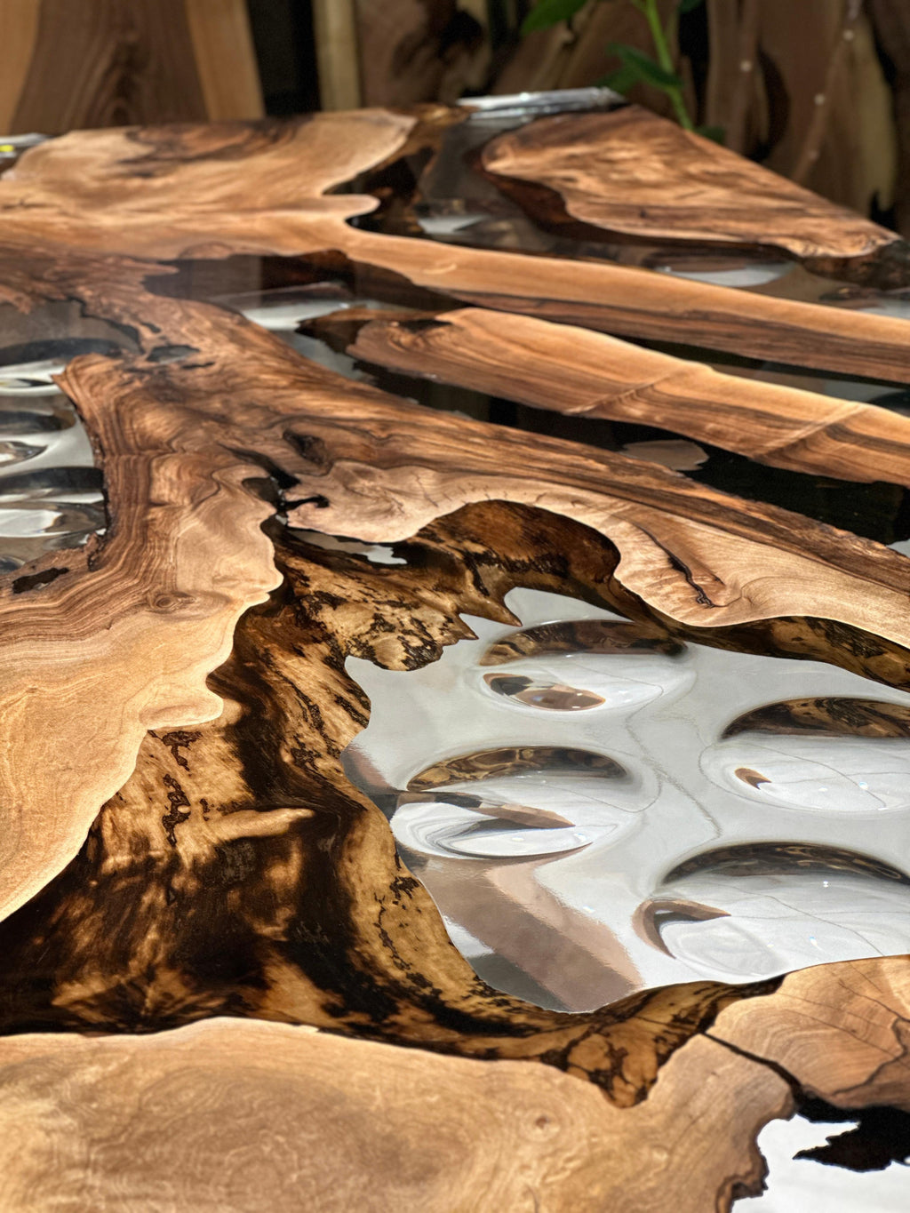 https://a.1stdibscdn.com/waterdrop-ultra-clear-epoxy-resin-walnut-dining-table-for-sale-picture-10/f_91932/f_372331321700827489389/IMG_2559_master.JPG