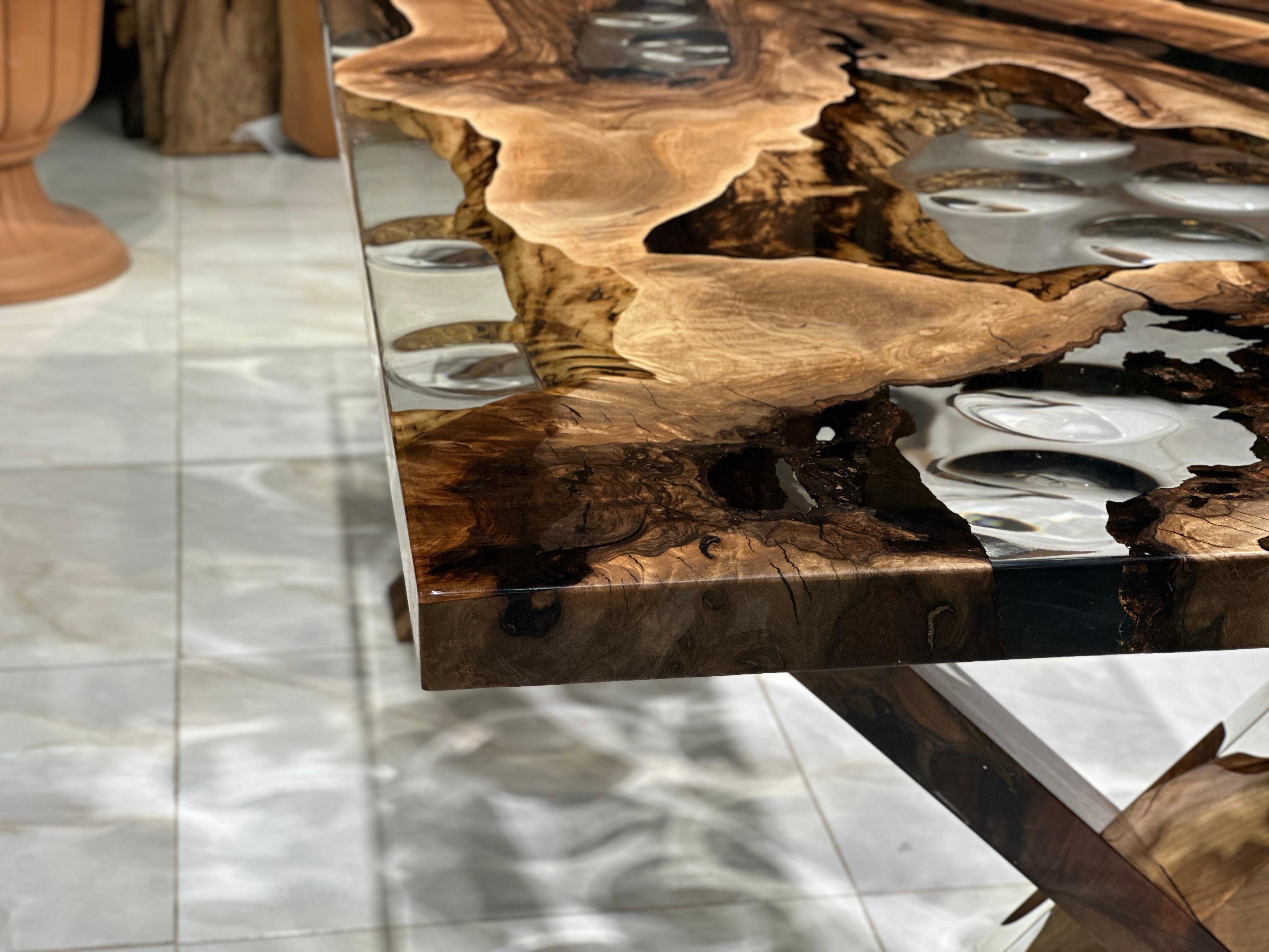 https://a.1stdibscdn.com/waterdrop-ultra-clear-epoxy-resin-walnut-dining-table-for-sale-picture-13/f_91932/f_372331321700827501469/IMG_2571_master.JPG