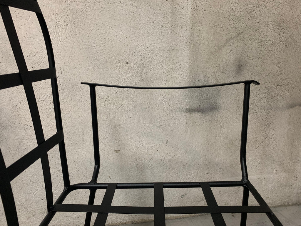 https://a.1stdibscdn.com/set-of-2-garden-or-dinning-armchairs-in-black-wrought-iron-indoor-outdoor-for-sale-picture-10/f_17262/f_311274221667473739363/IMG_2572_master.JPG