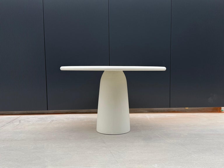 https://a.1stdibscdn.com/contemporary-round-natural-plaster-menhir-table-120cm-by-isabelle-beaumont-for-sale-picture-7/f_86552/f_402344621743068566241/IMG_2694_master.jpeg?width=768