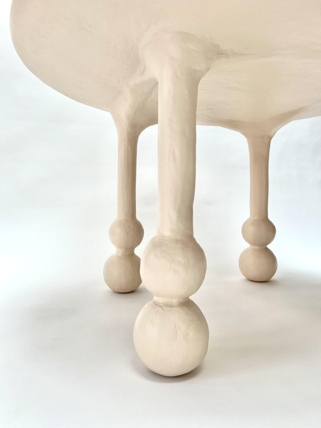 https://a.1stdibscdn.com/saucer-dining-table-in-gypsum-fiberglass-by-brent-warr-studios-for-sale-picture-5/f_104972/f_454787621750102160350/IMG_2827_master.jpg