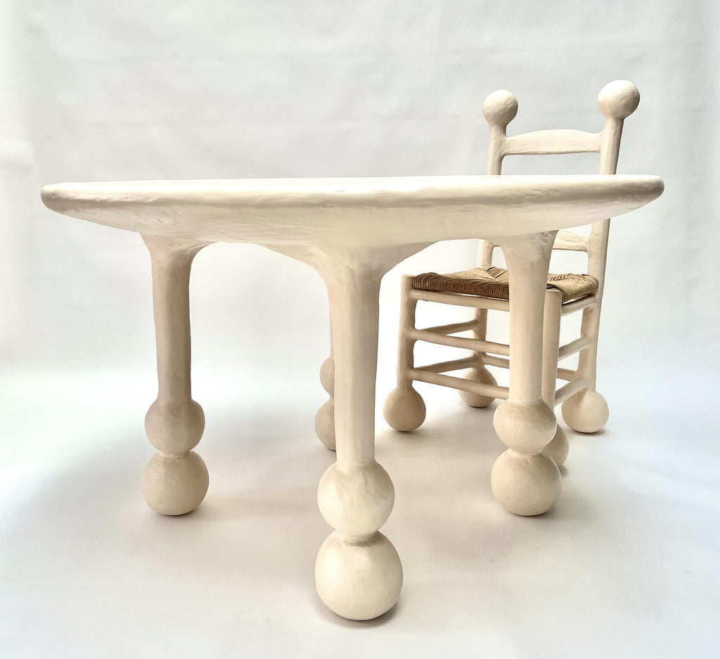 https://a.1stdibscdn.com/saucer-dining-table-in-gypsum-fiberglass-by-brent-warr-studios-for-sale-picture-4/f_104972/f_454787621750102160032/IMG_2849_master.jpg
