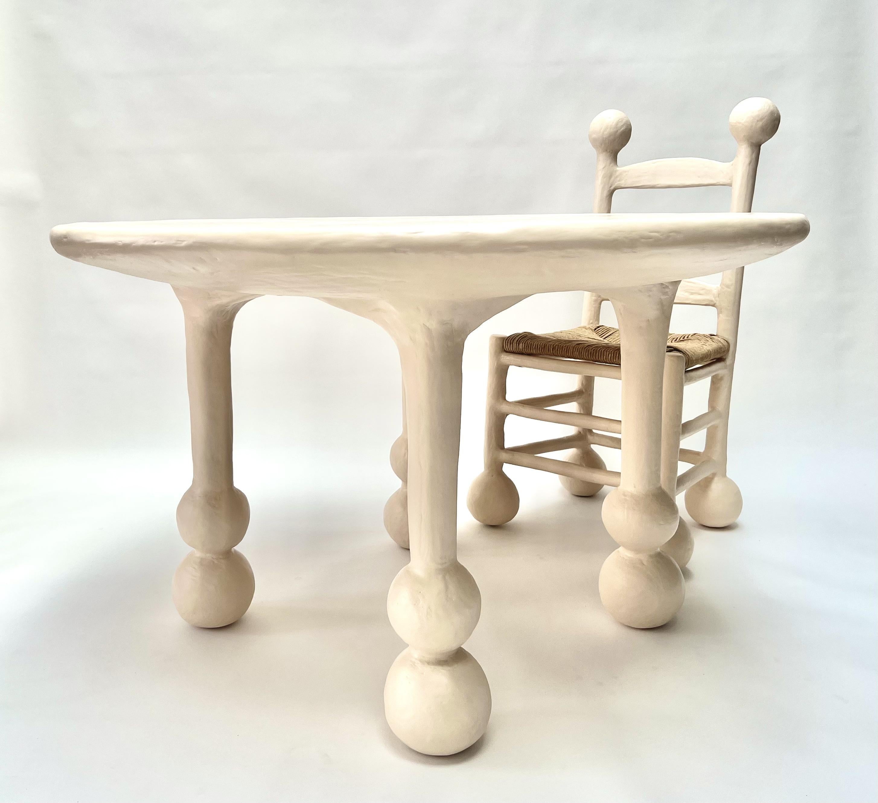 https://a.1stdibscdn.com/saucer-dining-table-in-gypsum-fiberglass-by-brent-warr-studios-for-sale-picture-4/f_104972/f_454787621750102160032/IMG_2849_master.jpg