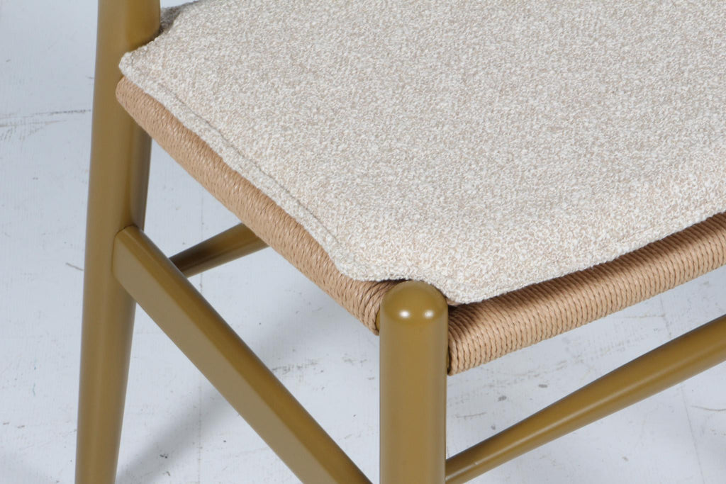 https://a.1stdibscdn.com/hans-j-wegner-cushion-for-wishbone-chair-ch24-for-sale-picture-3/f_42391/f_439605821741528486043/IMG_2969_master.jpg