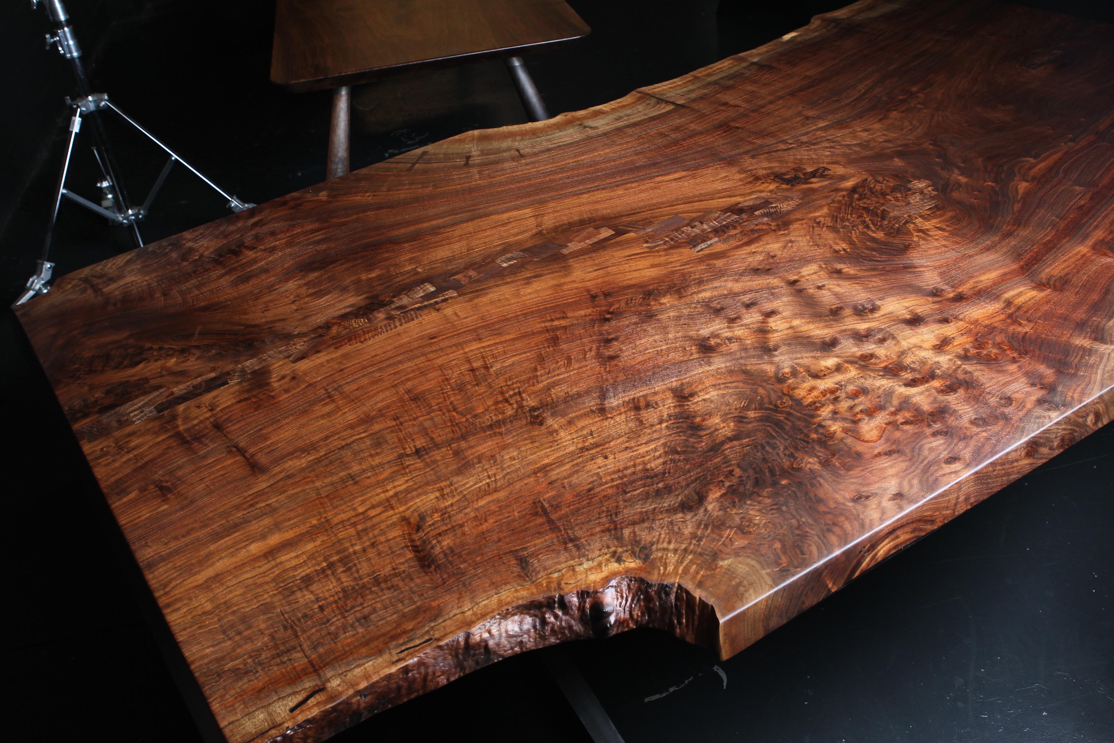 https://a.1stdibscdn.com/claro-walnut-single-slab-live-edge-dining-table-in-stock-for-sale-picture-4/f_51472/f_173839521577572308022/IMG_3011_master.jpg