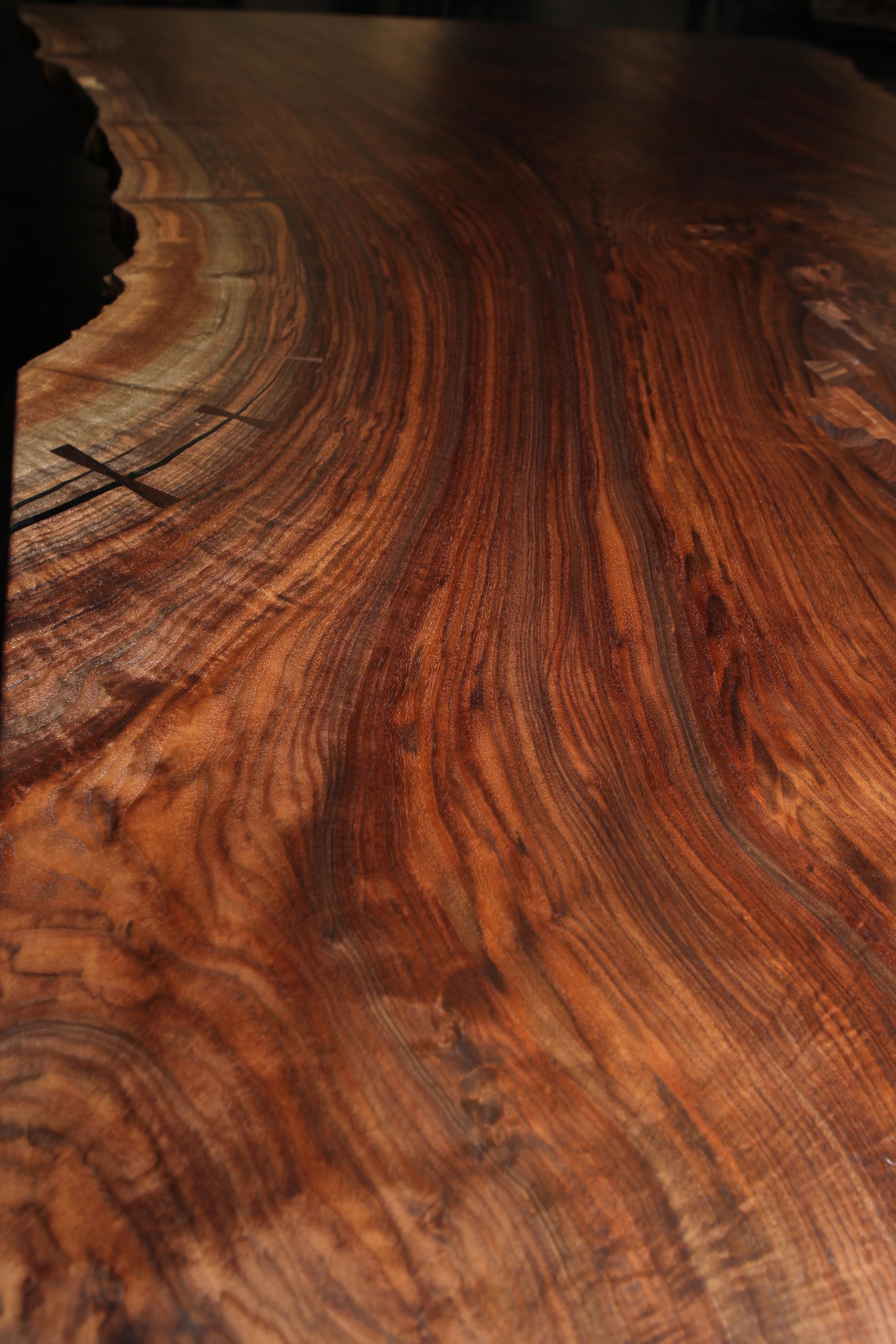 https://a.1stdibscdn.com/claro-walnut-single-slab-live-edge-dining-table-in-stock-for-sale-picture-5/f_51472/f_173839521577572319820/IMG_3012_master.jpg
