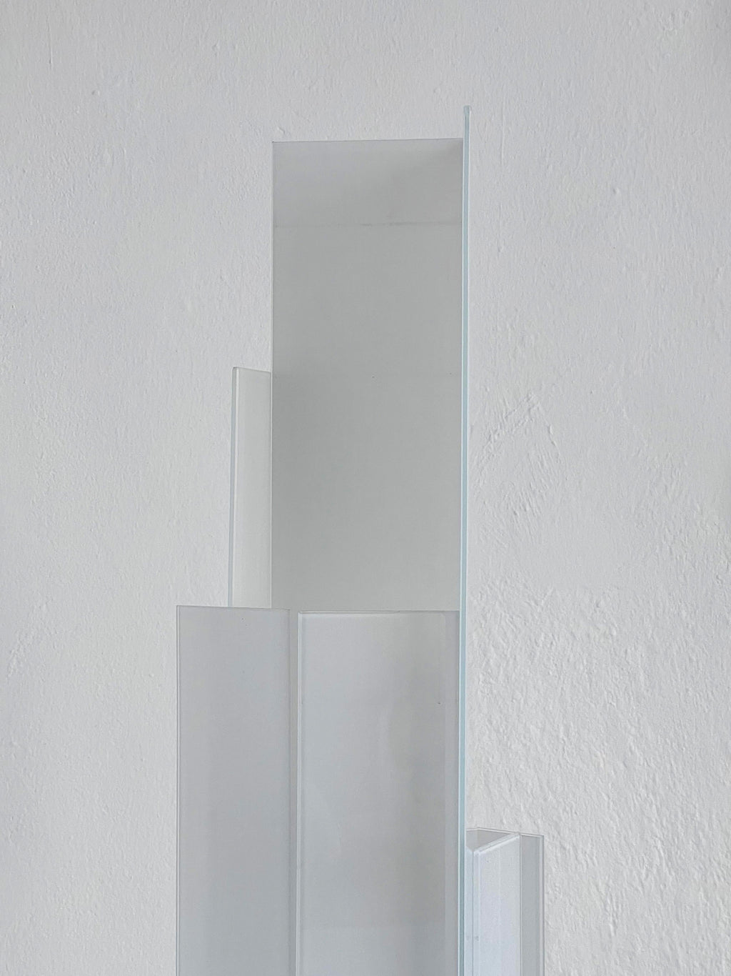 https://a.1stdibscdn.com/fontana-arte-adubai-floor-lamp-steel-and-opaline-glass-blades-matteo-nunziati-for-sale-picture-4/32076752/f_379542921705378283288/IMG_3116_master_master.jpg