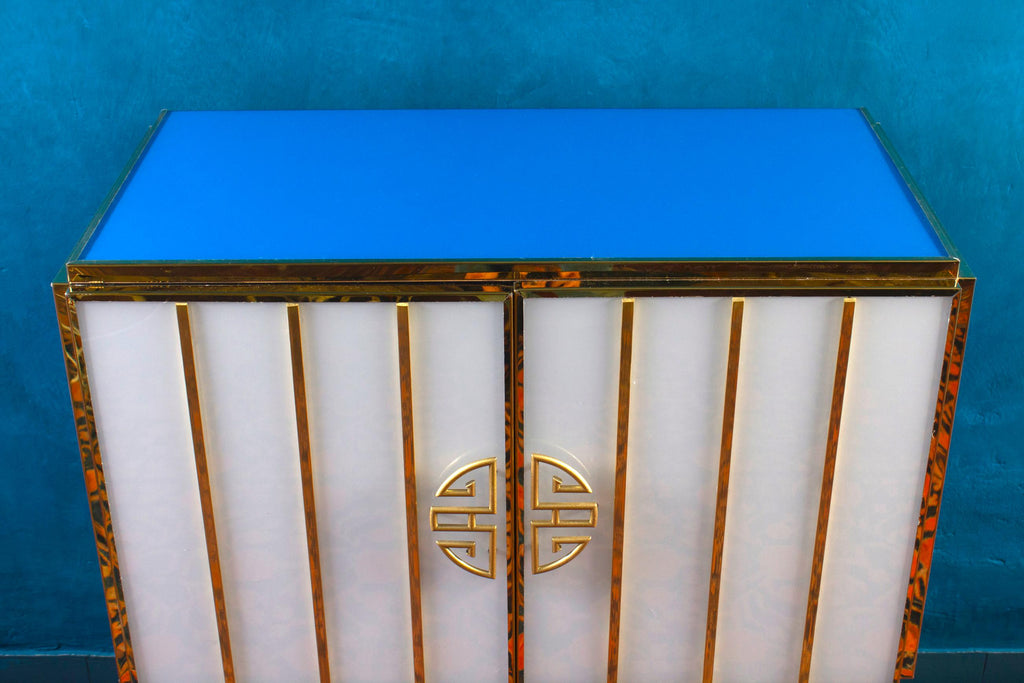 https://a.1stdibscdn.com/midcentury-style-brass-and-colored-murano-glass-bar-cabinet-2020-for-sale-picture-8/f_9859/f_235000421619196468632/IMG_3220_master.jpg
