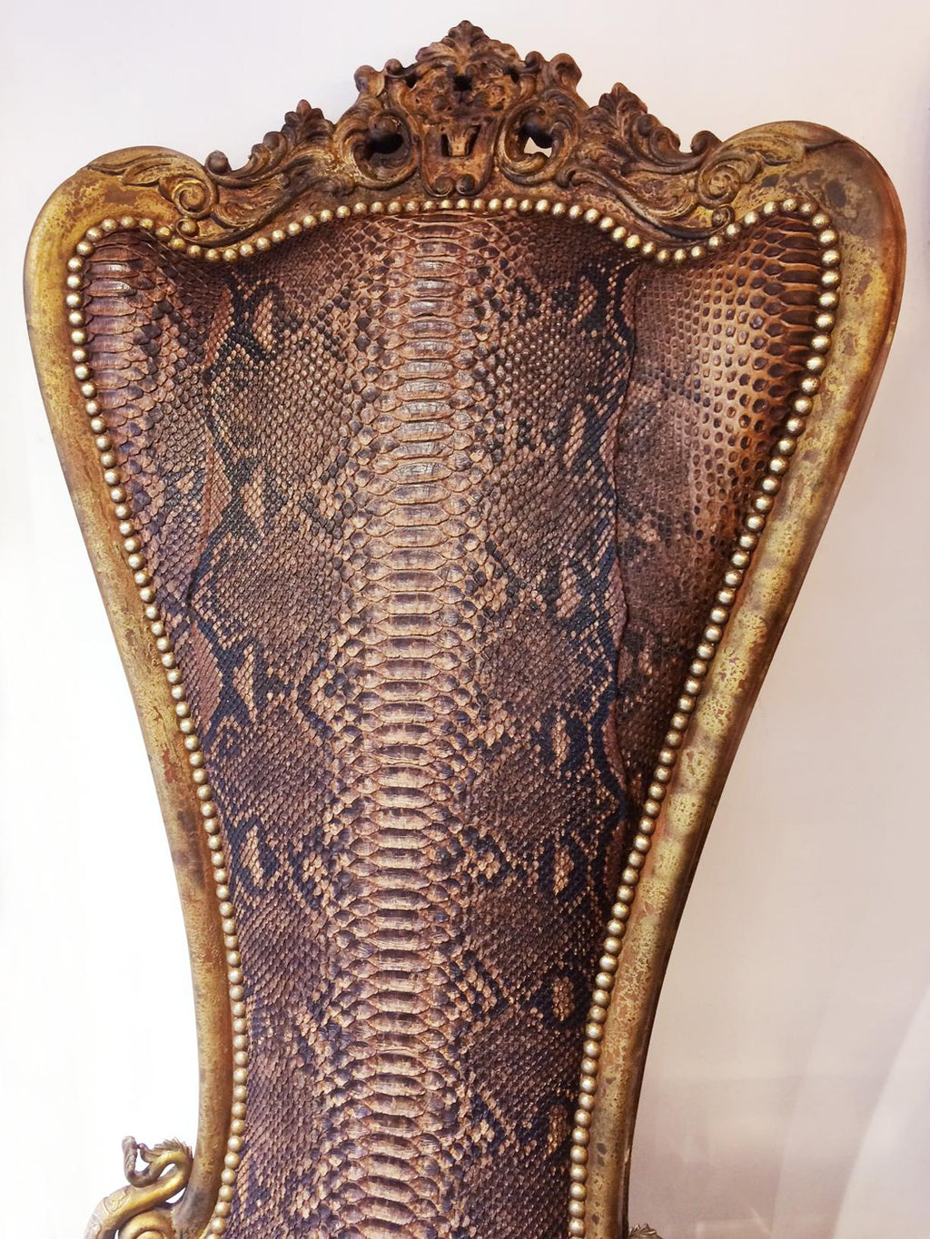 https://a.1stdibscdn.com/python-throne-for-sale-picture-3/f_14282/1544690572601/IMG_3222_master.JPG