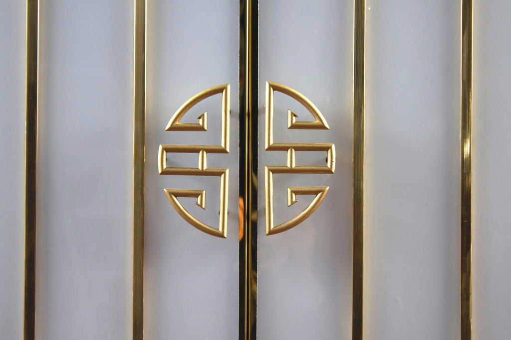 https://a.1stdibscdn.com/midcentury-style-brass-and-colored-murano-glass-bar-cabinet-2020-for-sale-picture-4/f_9859/f_235000421619196479253/IMG_3223_master.jpg