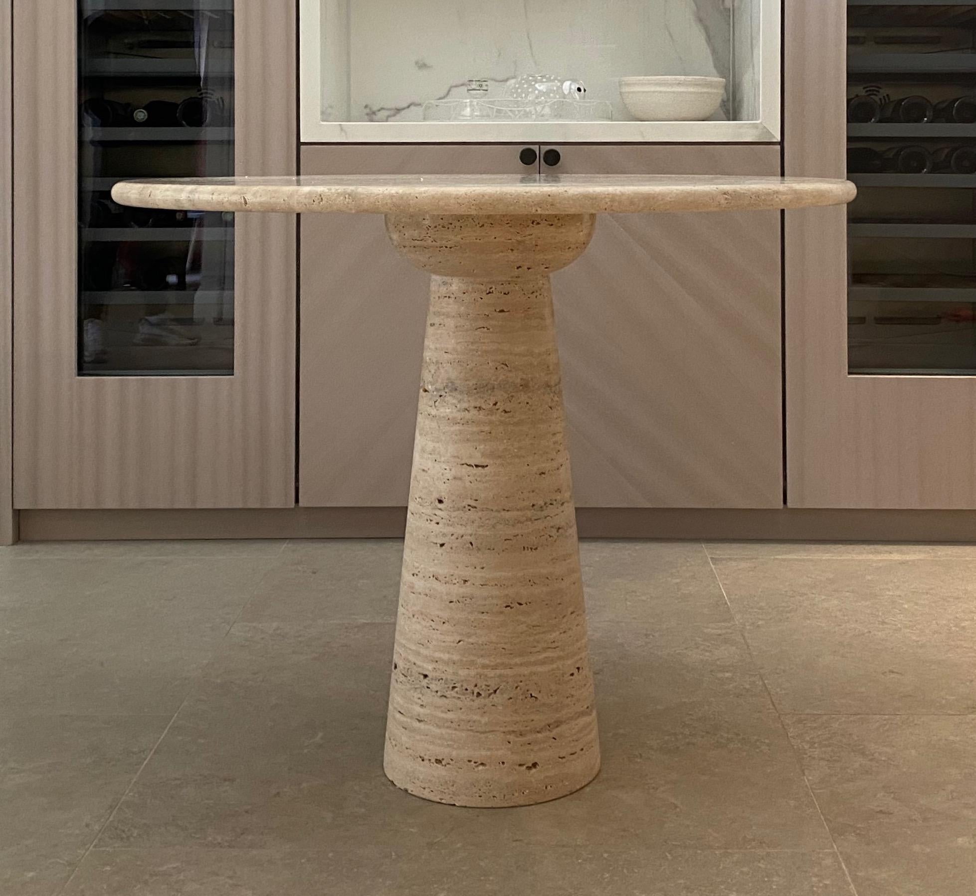 https://a.1stdibscdn.com/bespoke-round-italian-dining-table-in-travertine-for-sale-picture-12/f_47872/f_291371521689942965187/IMG_3315_master.jpeg