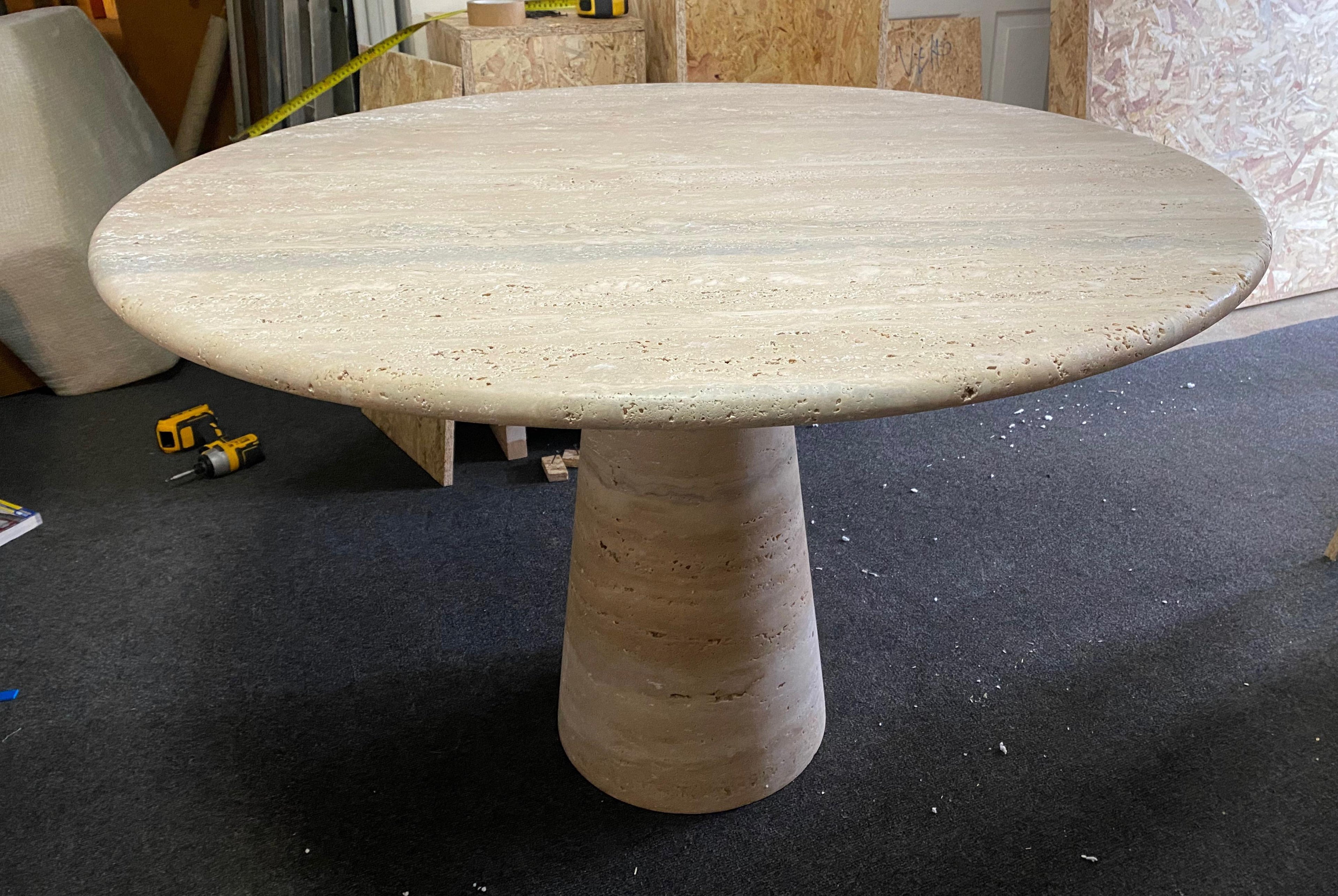 https://a.1stdibscdn.com/bespoke-round-italian-dining-table-in-travertine-for-sale-picture-14/f_47872/f_291371521689942966680/IMG_3369_master.jpeg