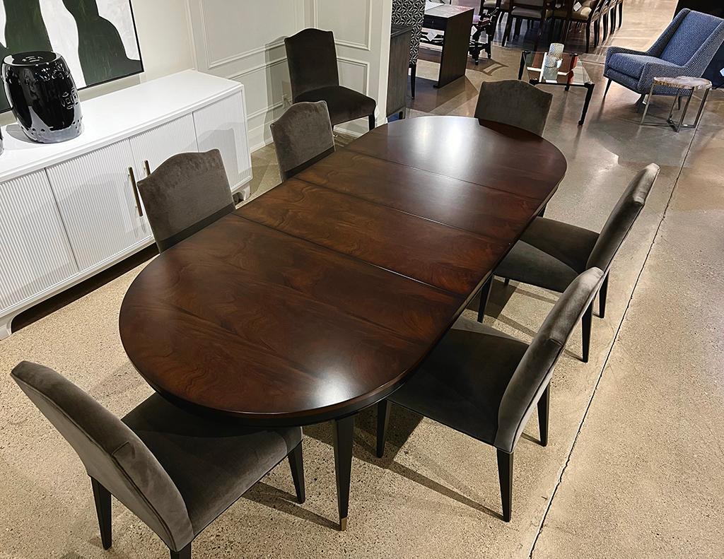 https://a.1stdibscdn.com/flamed-mahogany-dining-table-hepplewhite-inspired-for-sale-picture-13/f_8849/f_370162521699570759198/IMG_3370_master.jpeg