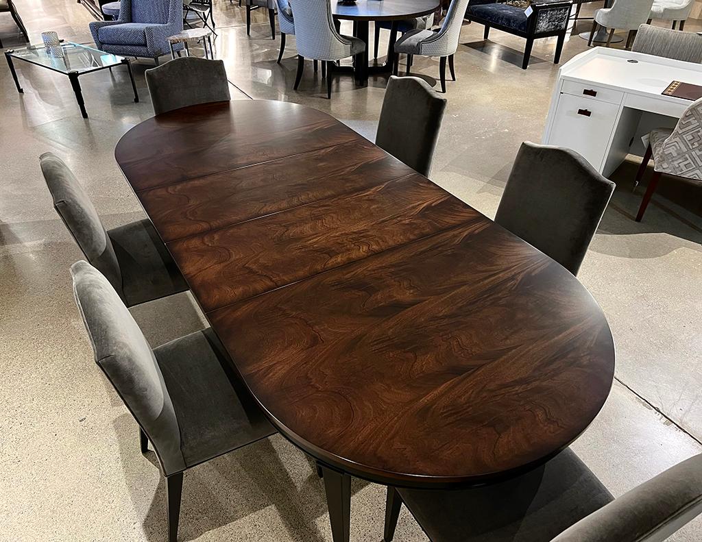 https://a.1stdibscdn.com/flamed-mahogany-dining-table-hepplewhite-inspired-for-sale-picture-14/f_8849/f_370162521699570759237/IMG_3372_master.jpeg