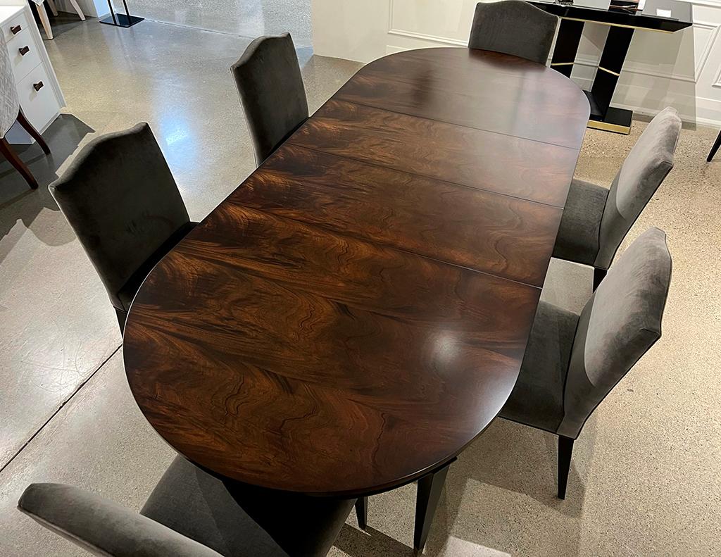 https://a.1stdibscdn.com/flamed-mahogany-dining-table-hepplewhite-inspired-for-sale-picture-16/f_8849/f_370162521699570759247/IMG_3374_master.jpeg