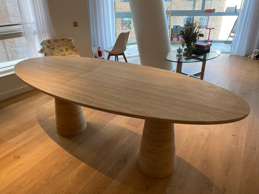 https://a.1stdibscdn.com/bespoke-italian-travertine-oval-dining-table-for-sale-picture-13/f_47872/f_452299121748527629578/IMG_3397_master.jpeg