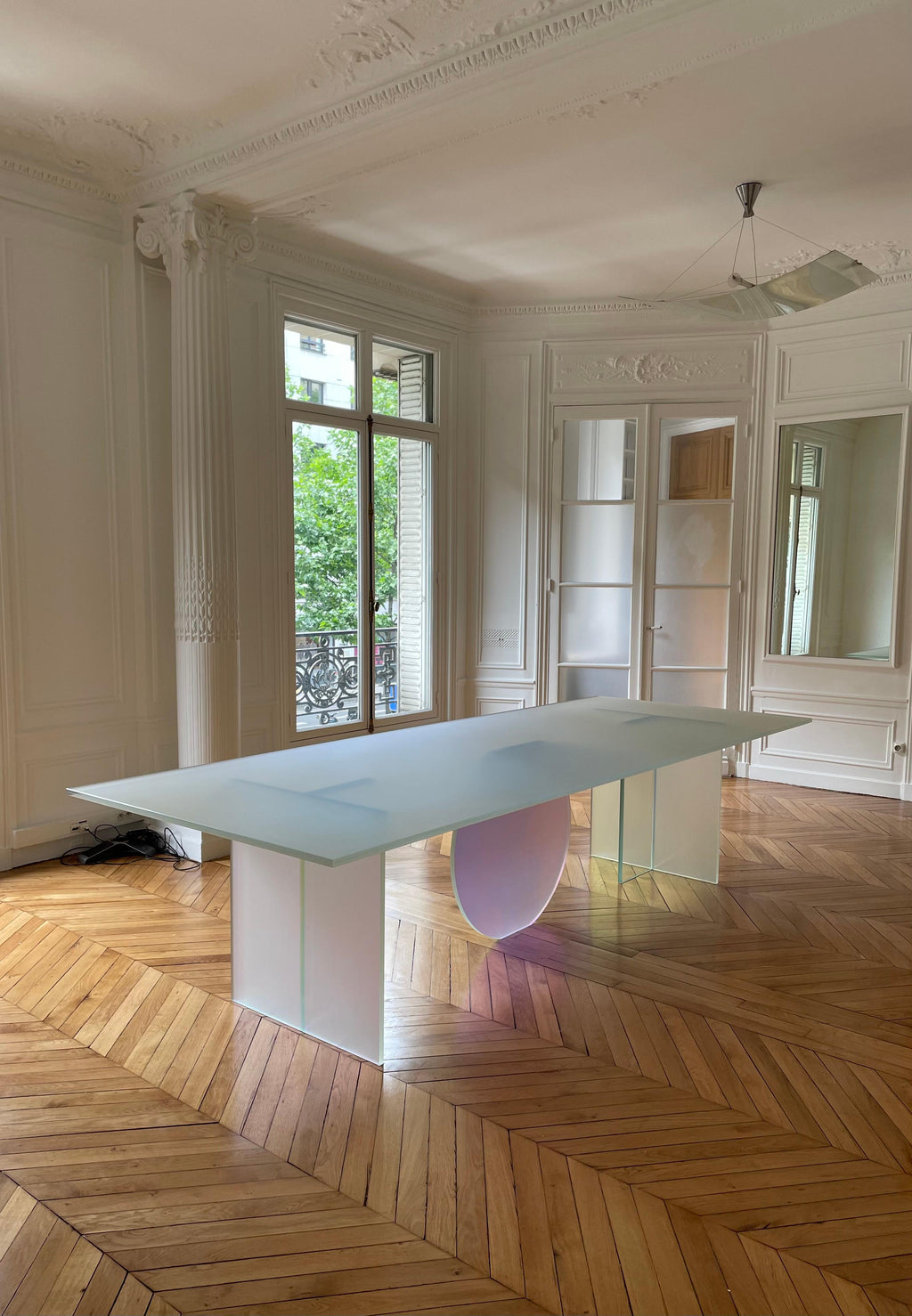 https://a.1stdibscdn.com/isola-satin-dining-table-by-brajak-vitberg-for-sale-picture-3/f_12192/f_319335621672142059573/IMG_3407_master.jpeg
